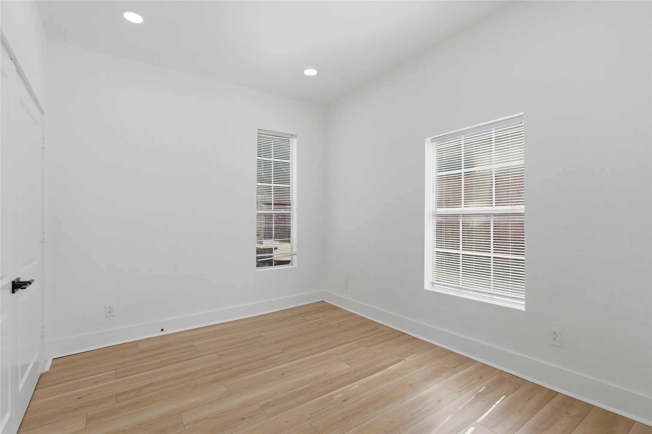 Quadruplex For Rent in Dallas County , 506 N Lancaster Avenue 504A, Dallas, Texas 75203, 1 Bedroom, 1 Bathroom, Garage spaces, 633 Sqft, built in 1945, mls#21409737, Real Estate Agent in Dallas, Homes For Rent in Dallas county, Homes For Rent in Dallas, Realtor in Dallas Texas, Real Estate Brokerage Independent Realty Texas, Luminita Cordes Realtor