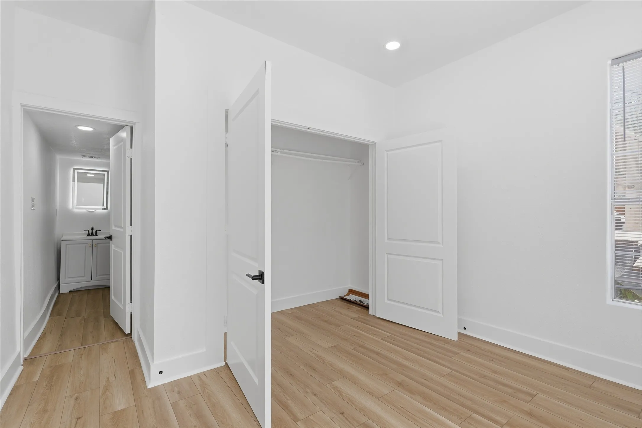 Quadruplex For Rent in Dallas County , 506 N Lancaster Avenue 504A, Dallas, Texas 75203, 1 Bedroom, 1 Bathroom, Garage spaces, 633 Sqft, built in 1945, mls#21409737, Real Estate Agent in Dallas, Homes For Rent in Dallas county, Homes For Rent in Dallas, Realtor in Dallas Texas, Real Estate Brokerage Independent Realty Texas, Luminita Cordes Realtor
