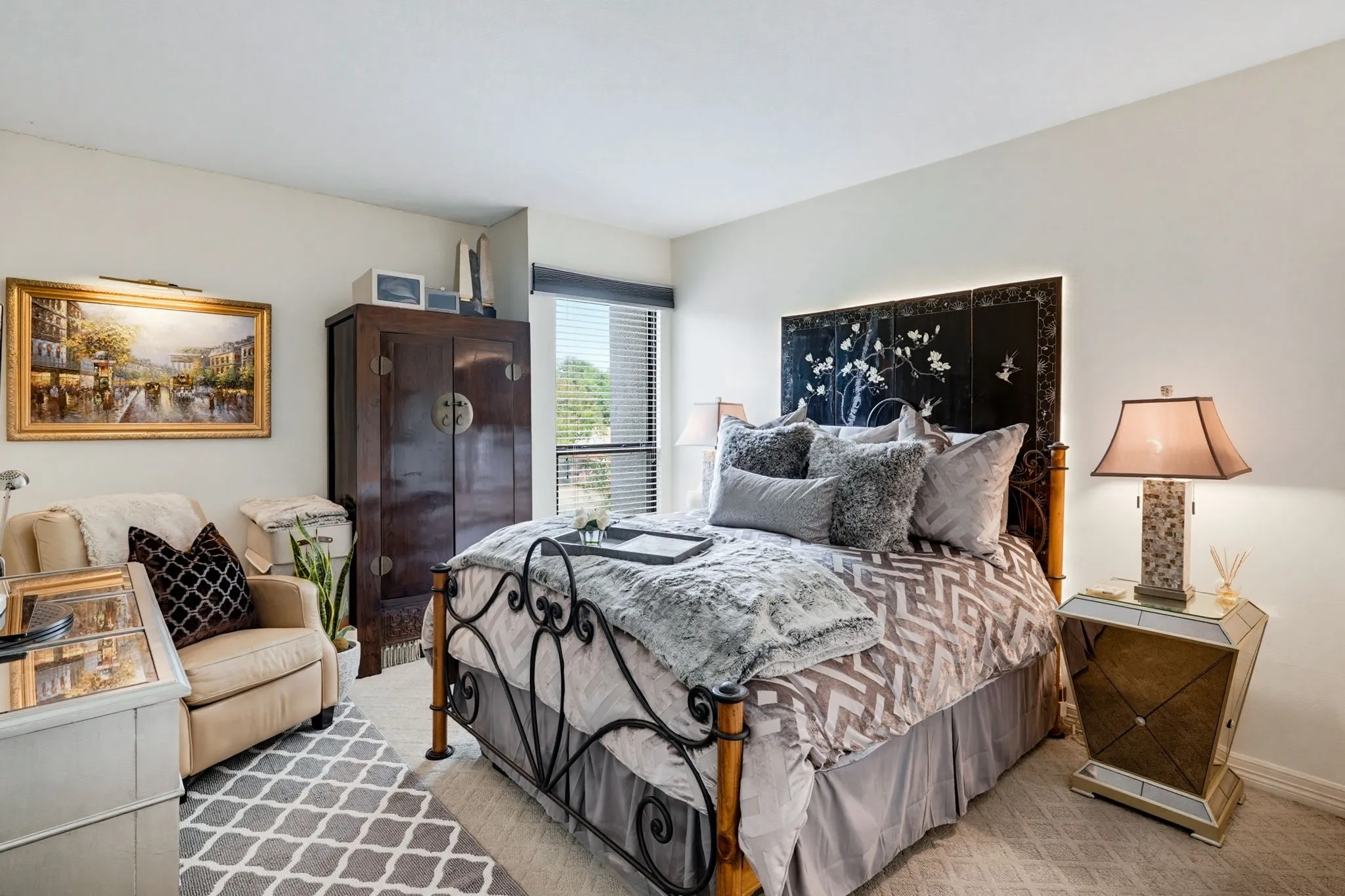 Condominium For Sale in Dallas County , 3416 Douglas Avenue, Dallas, Texas 75219, 2 Bedroom, 3 Bathroom, 1 Garage spaces, 1,657 Sqft, built in 1981, mls#21398310, Real Estate Agent in Dallas, Homes For Sale in Dallas county, Homes For Sale in Dallas, Realtor in Dallas Texas, Real Estate Brokerage Independent Realty Texas, Luminita Cordes Realtor
