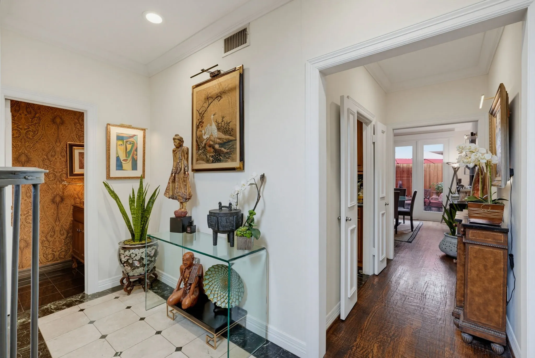 Condominium For Sale in Dallas County , 3416 Douglas Avenue, Dallas, Texas 75219, 2 Bedroom, 3 Bathroom, 1 Garage spaces, 1,657 Sqft, built in 1981, mls#21398310, Real Estate Agent in Dallas, Homes For Sale in Dallas county, Homes For Sale in Dallas, Realtor in Dallas Texas, Real Estate Brokerage Independent Realty Texas, Luminita Cordes Realtor