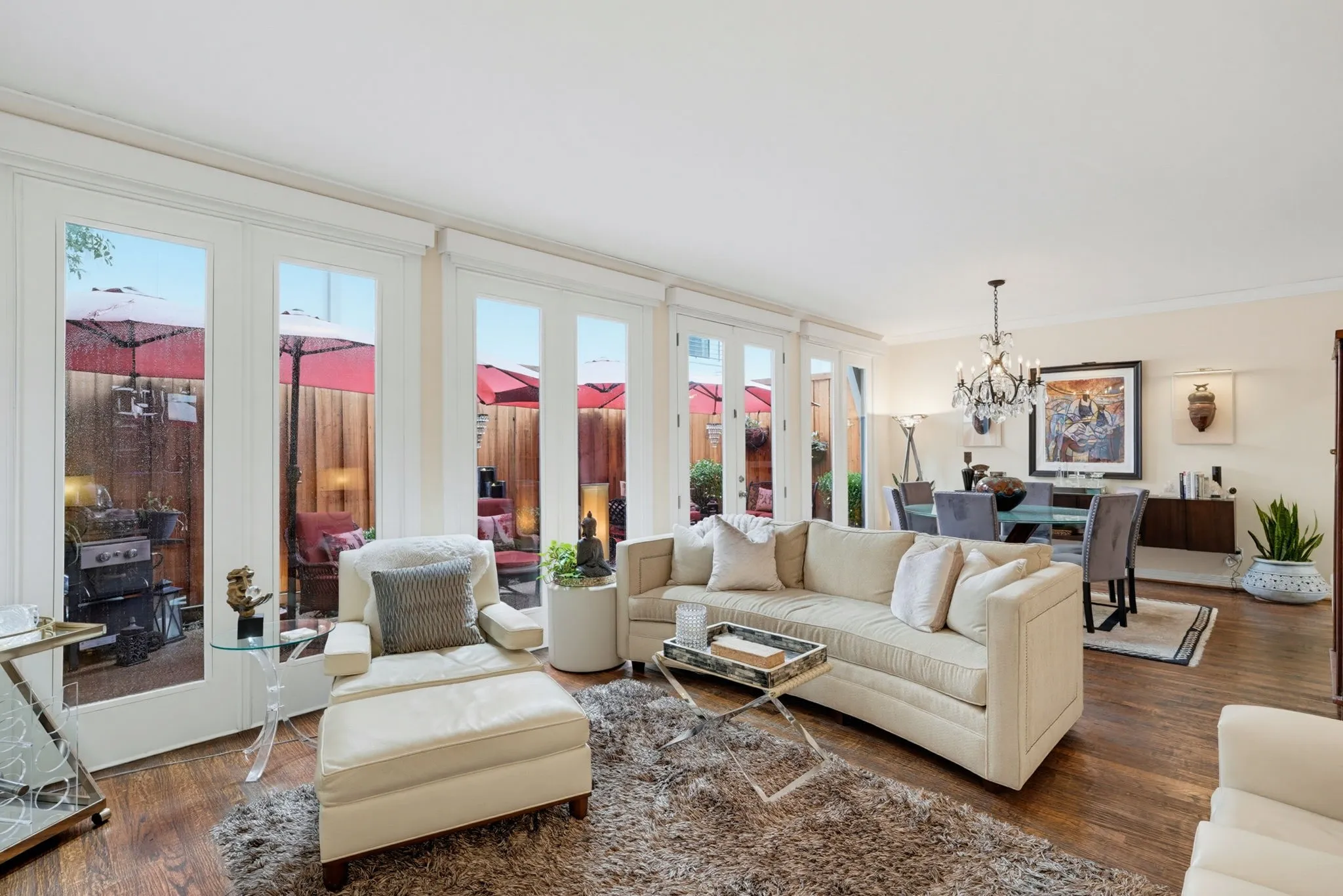 Condominium For Sale in Dallas County , 3416 Douglas Avenue, Dallas, Texas 75219, 2 Bedroom, 3 Bathroom, 1 Garage spaces, 1,657 Sqft, built in 1981, mls#21398310, Real Estate Agent in Dallas, Homes For Sale in Dallas county, Homes For Sale in Dallas, Realtor in Dallas Texas, Real Estate Brokerage Independent Realty Texas, Luminita Cordes Realtor