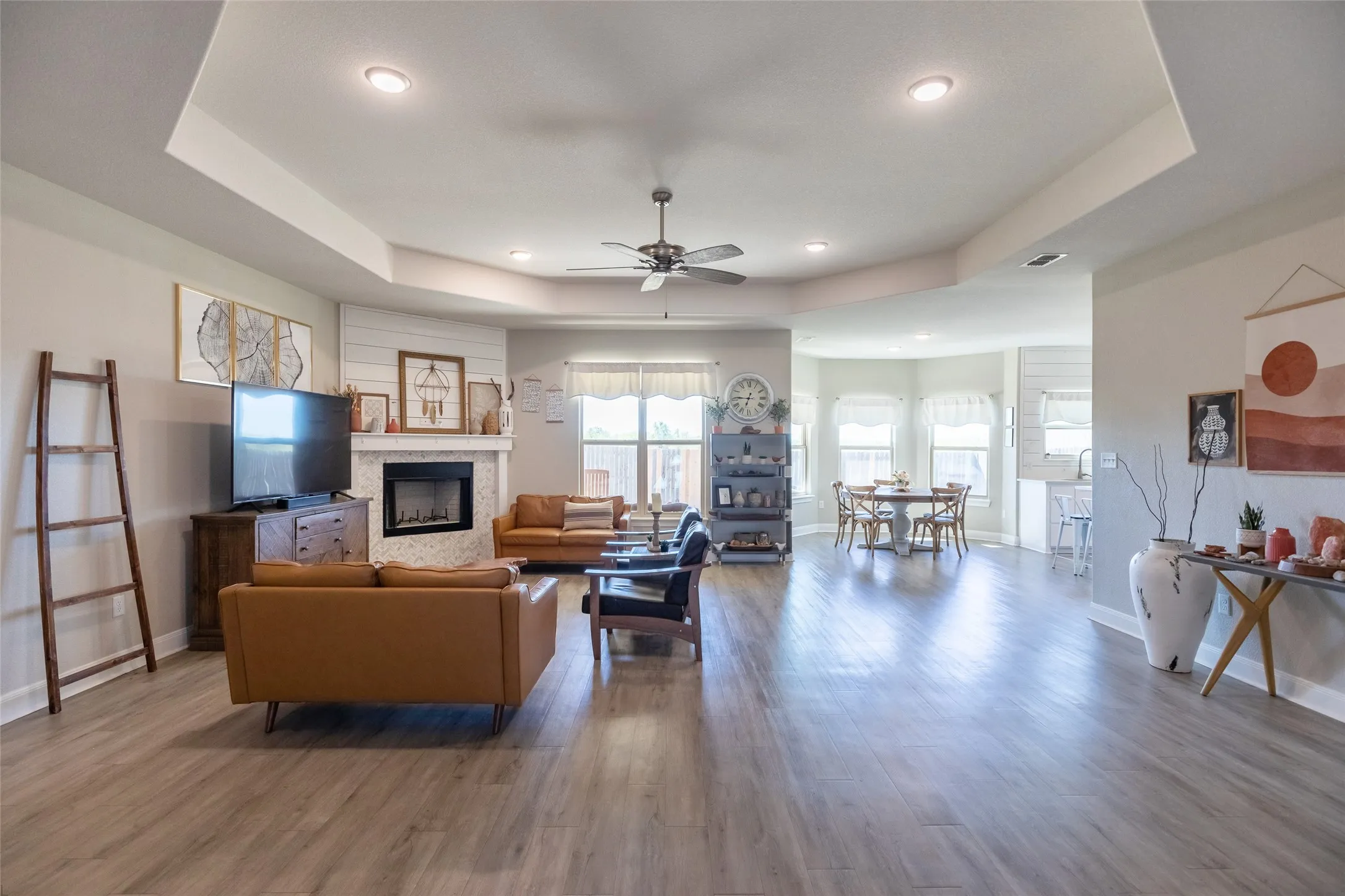 Single Family Residence For Sale in Taylor County , 6825 Inverness Street, Abilene, Texas 79606, 3 Bedroom, 2 Bathroom, 2 Garage spaces, 1,834 Sqft, built in 2018, mls#21404587, Real Estate Agent in Abilene, Homes For Sale in Taylor county, Homes For Sale in Abilene, Realtor in Abilene Texas, Real Estate Brokerage Independent Realty Texas, Luminita Cordes Realtor