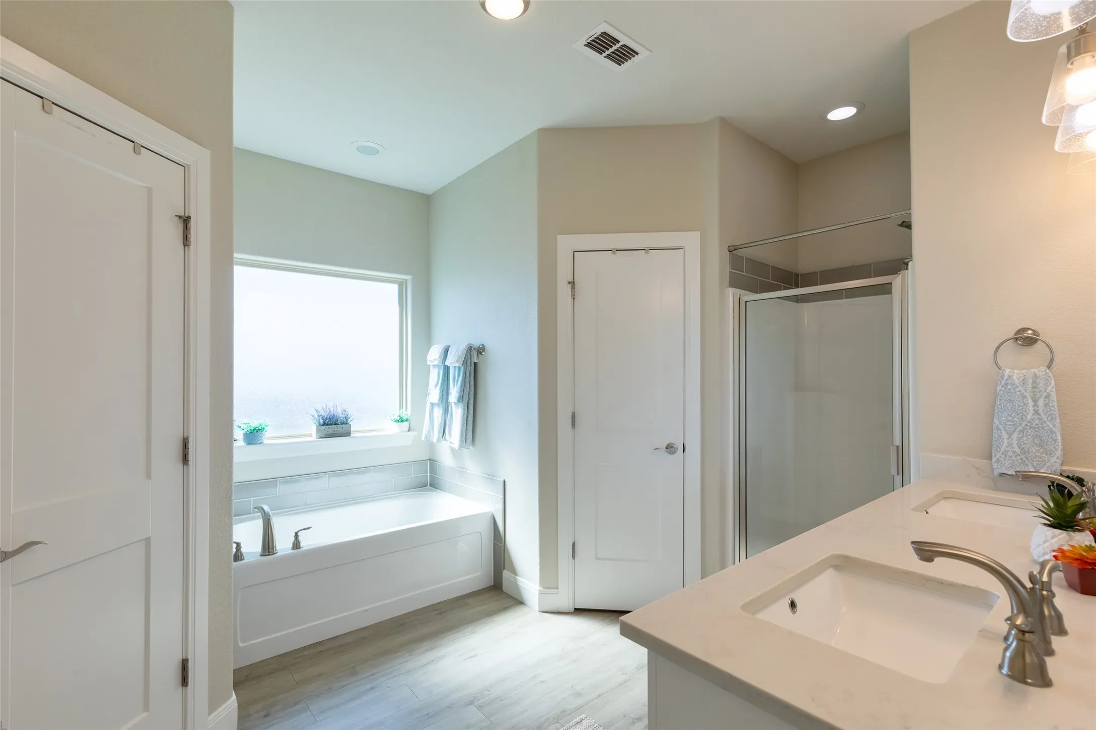 Single Family Residence For Sale in Taylor County , 6825 Inverness Street, Abilene, Texas 79606, 3 Bedroom, 2 Bathroom, 2 Garage spaces, 1,834 Sqft, built in 2018, mls#21404587, Real Estate Agent in Abilene, Homes For Sale in Taylor county, Homes For Sale in Abilene, Realtor in Abilene Texas, Real Estate Brokerage Independent Realty Texas, Luminita Cordes Realtor