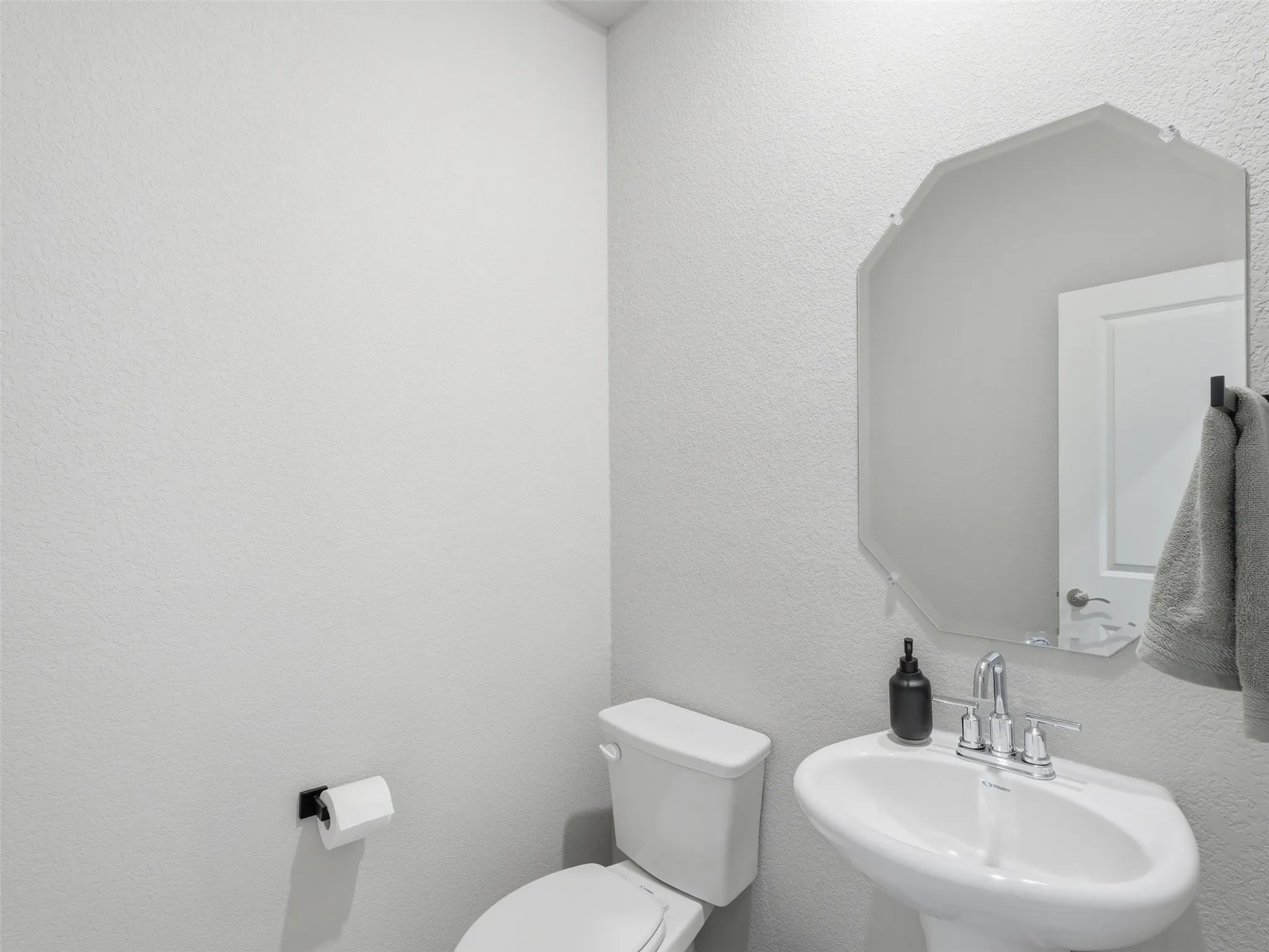 Single Family Residence For Sale in Tarrant County , 2940 Brittlebush Drive, Fort Worth, Texas 76108, 4 Bedroom, 3 Bathroom, 2 Garage spaces, 2,144 Sqft, built in 2023, mls#21409761, Real Estate Agent in Fort Worth, Homes For Sale in Tarrant county, Homes For Sale in Fort Worth, Realtor in Fort Worth Texas, Real Estate Brokerage Independent Realty Texas, Luminita Cordes Realtor