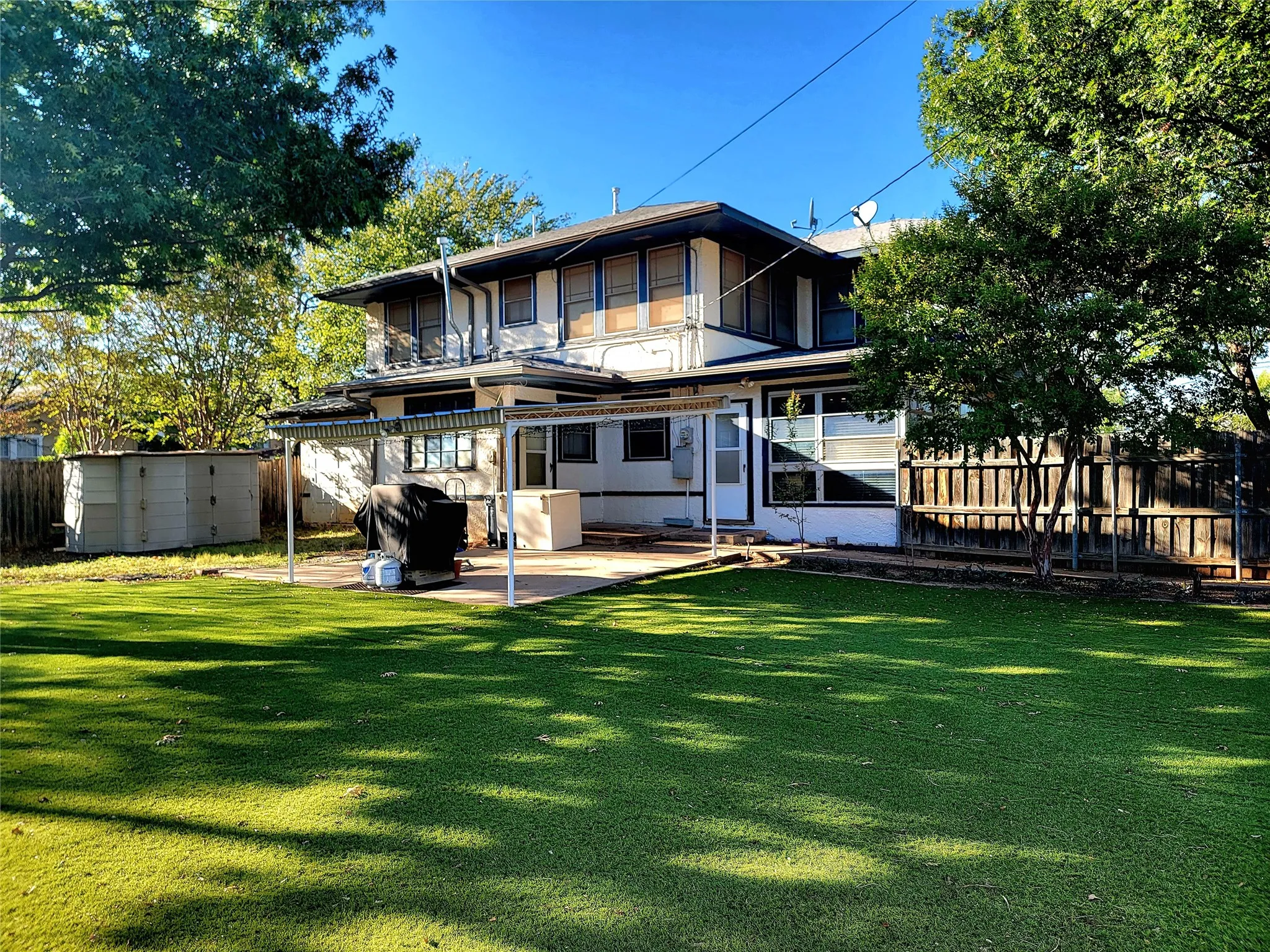 Single Family Residence For Sale in Taylor County , 1835 S 7th Street, Abilene, Texas 79602, 5 Bedroom, 3 Bathroom, 2 Garage spaces, 4,314 Sqft, built in 1928, mls#21409479, Real Estate Agent in Abilene, Homes For Sale in Taylor county, Homes For Sale in Abilene, Realtor in Abilene Texas, Real Estate Brokerage Independent Realty Texas, Luminita Cordes Realtor