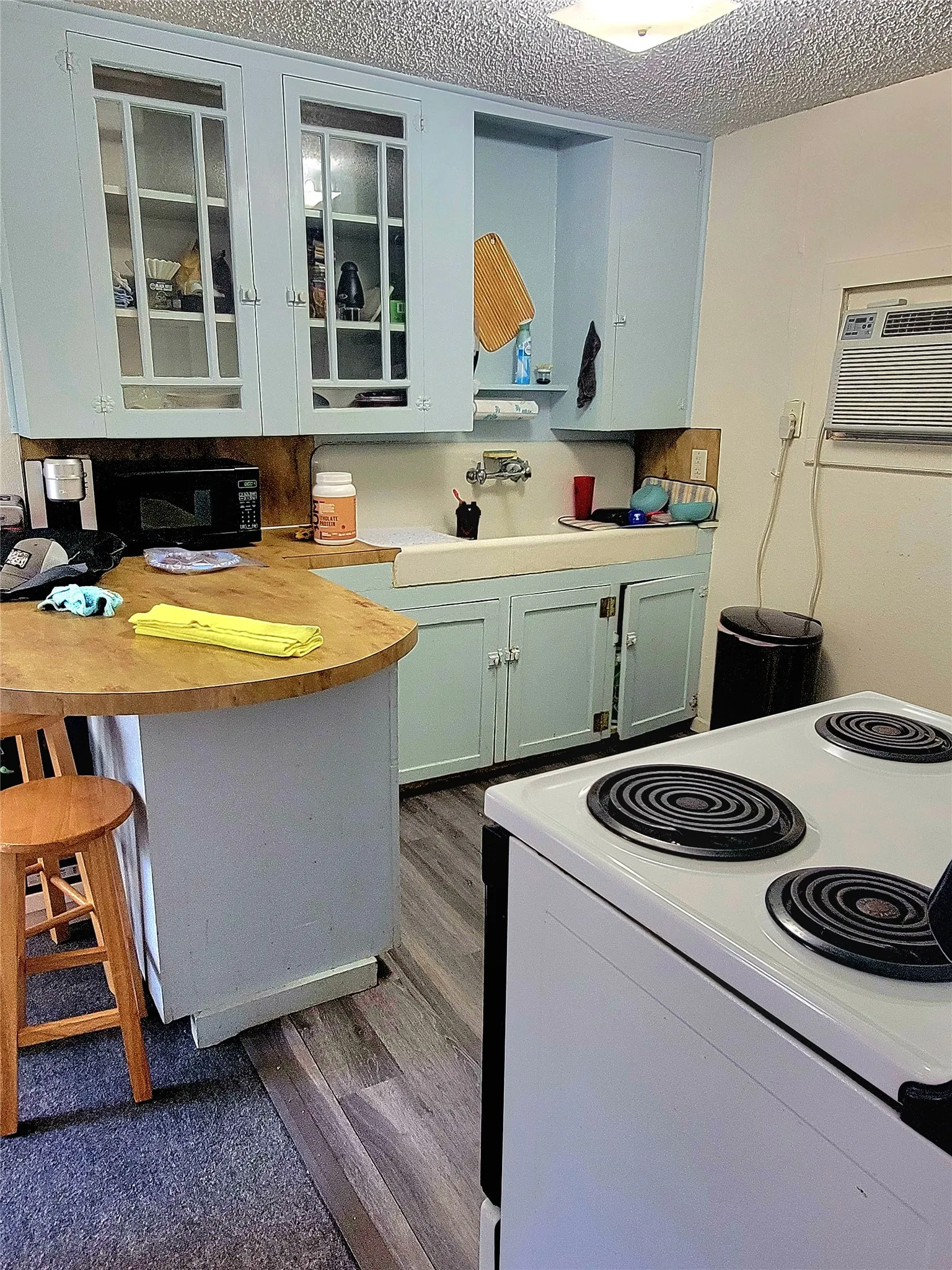 Garage Apartment kitchen