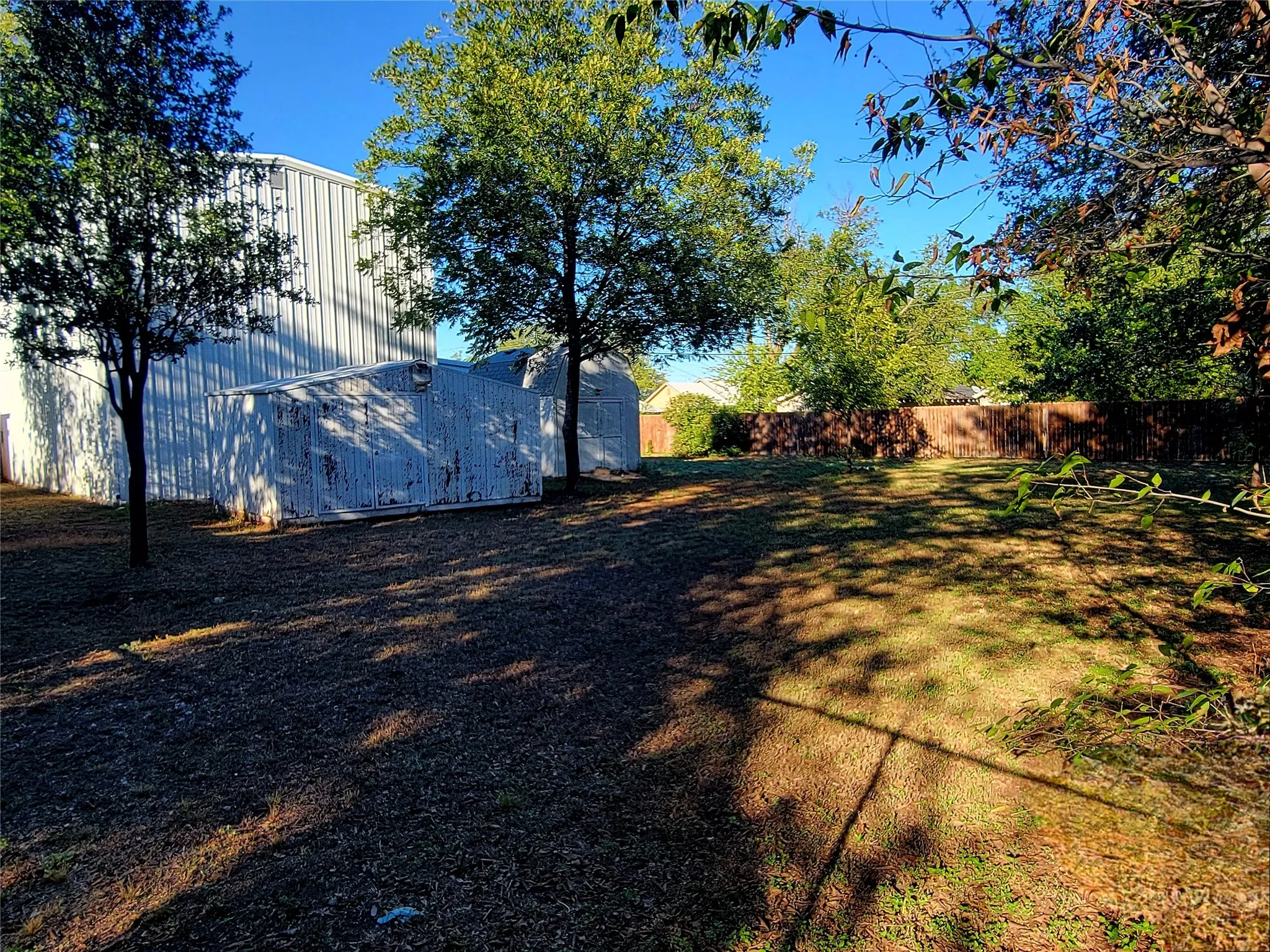 Single Family Residence For Sale in Taylor County , 1835 S 7th Street, Abilene, Texas 79602, 5 Bedroom, 3 Bathroom, 2 Garage spaces, 4,314 Sqft, built in 1928, mls#21409479, Real Estate Agent in Abilene, Homes For Sale in Taylor county, Homes For Sale in Abilene, Realtor in Abilene Texas, Real Estate Brokerage Independent Realty Texas, Luminita Cordes Realtor