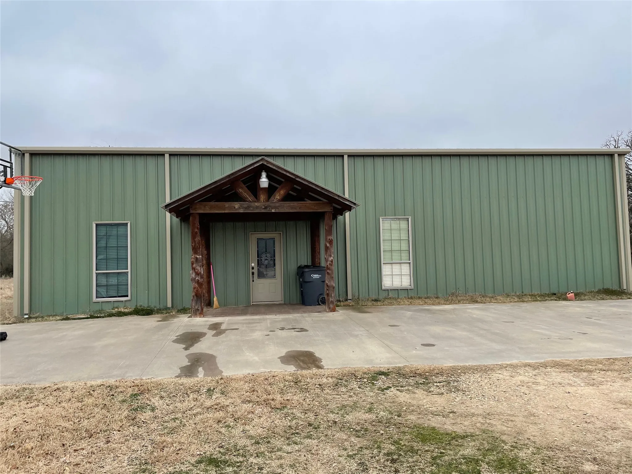 Single Family Residence For Rent