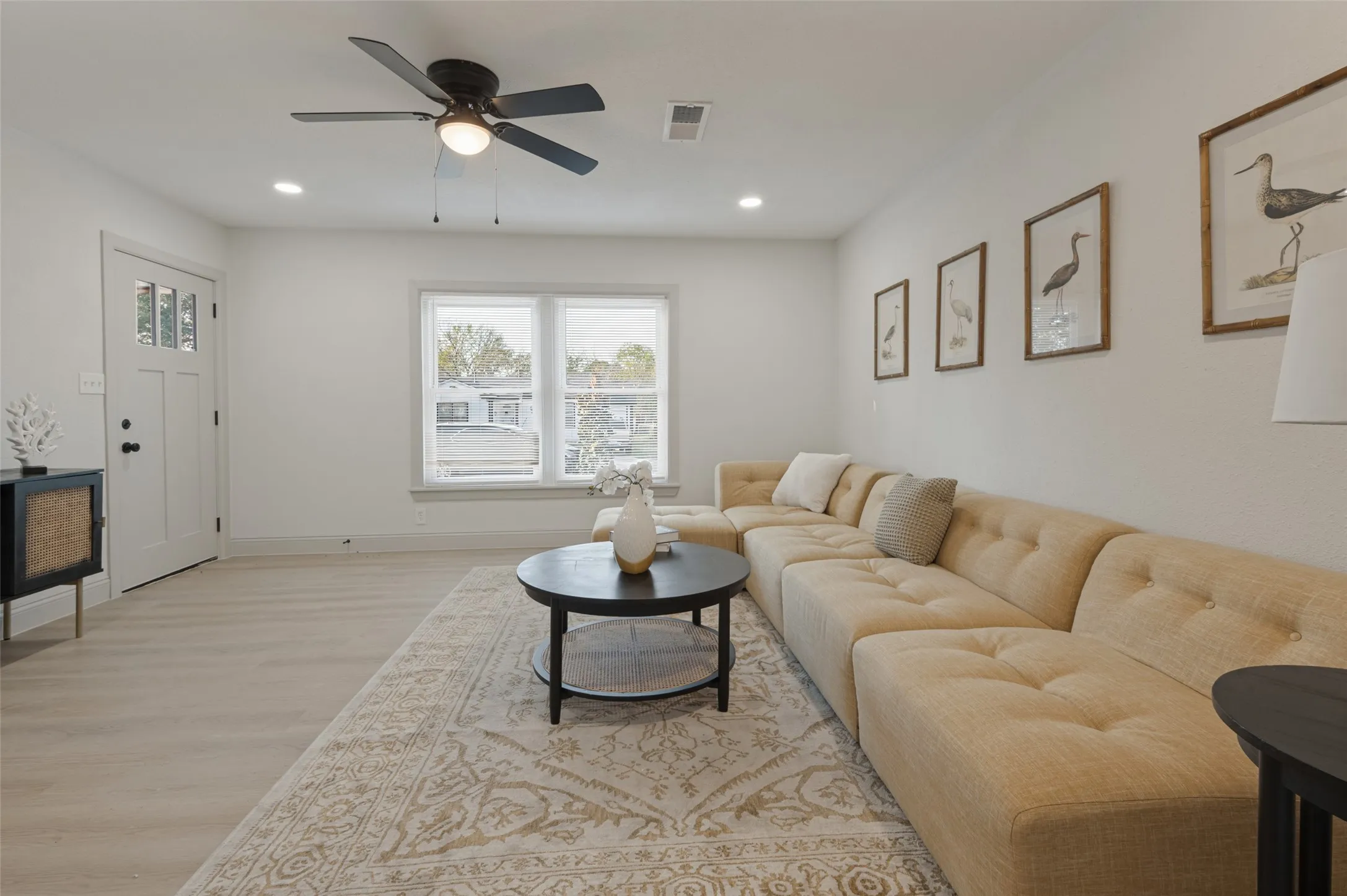 Single Family Residence For Sale in Tarrant County , 7444 Willis Avenue, Fort Worth, Texas 76116, 3 Bedroom, 2 Bathroom, Garage spaces, 1,385 Sqft, built in 1949, mls#21409600, Real Estate Agent in Fort Worth, Homes For Sale in Tarrant county, Homes For Sale in Fort Worth, Realtor in Fort Worth Texas, Real Estate Brokerage Independent Realty Texas, Luminita Cordes Realtor