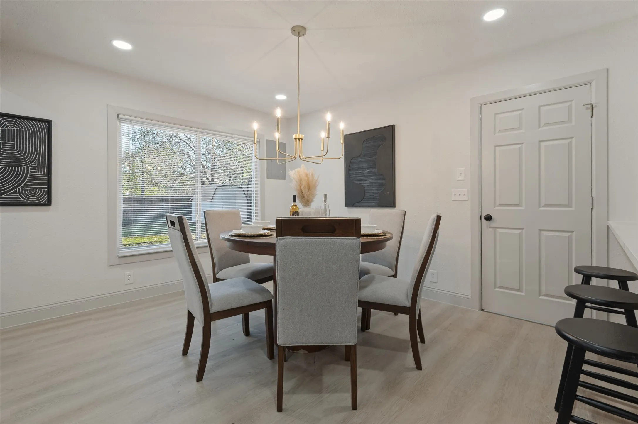 Single Family Residence For Sale in Tarrant County , 7444 Willis Avenue, Fort Worth, Texas 76116, 3 Bedroom, 2 Bathroom, Garage spaces, 1,385 Sqft, built in 1949, mls#21409600, Real Estate Agent in Fort Worth, Homes For Sale in Tarrant county, Homes For Sale in Fort Worth, Realtor in Fort Worth Texas, Real Estate Brokerage Independent Realty Texas, Luminita Cordes Realtor