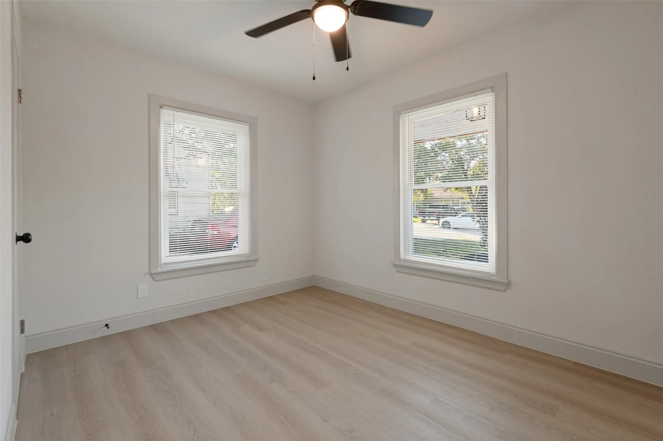 Single Family Residence For Sale in Tarrant County , 7444 Willis Avenue, Fort Worth, Texas 76116, 3 Bedroom, 2 Bathroom, Garage spaces, 1,385 Sqft, built in 1949, mls#21409600, Real Estate Agent in Fort Worth, Homes For Sale in Tarrant county, Homes For Sale in Fort Worth, Realtor in Fort Worth Texas, Real Estate Brokerage Independent Realty Texas, Luminita Cordes Realtor