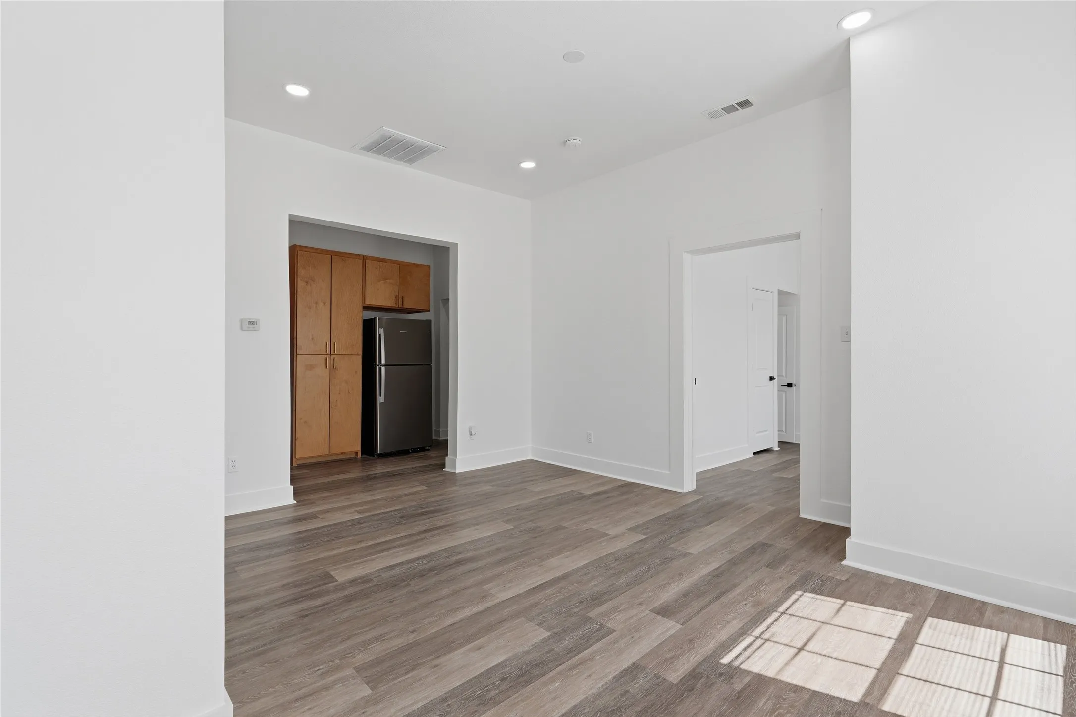 Quadruplex For Rent in Dallas County , 506 N Lancaster Avenue 506A, Dallas, Texas 75203, 1 Bedroom, 1 Bathroom, Garage spaces, 798 Sqft, built in 1945, mls#21409780, Real Estate Agent in Dallas, Homes For Rent in Dallas county, Homes For Rent in Dallas, Realtor in Dallas Texas, Real Estate Brokerage Independent Realty Texas, Luminita Cordes Realtor