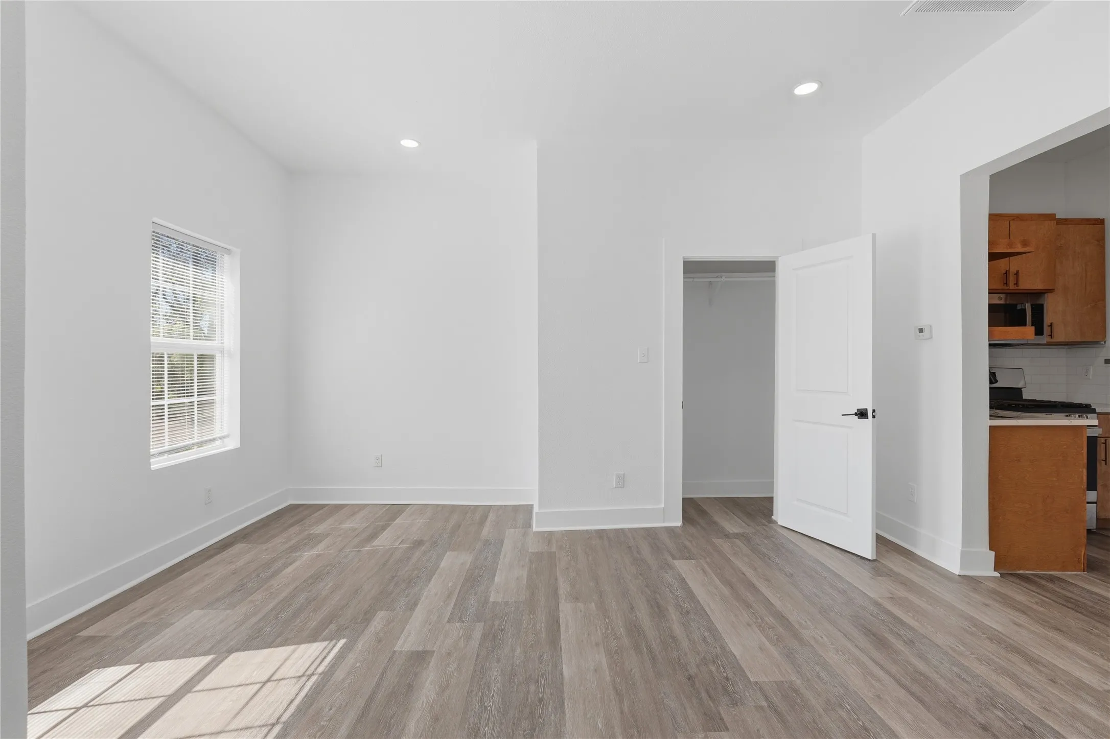 Quadruplex For Rent in Dallas County , 506 N Lancaster Avenue 506A, Dallas, Texas 75203, 1 Bedroom, 1 Bathroom, Garage spaces, 798 Sqft, built in 1945, mls#21409780, Real Estate Agent in Dallas, Homes For Rent in Dallas county, Homes For Rent in Dallas, Realtor in Dallas Texas, Real Estate Brokerage Independent Realty Texas, Luminita Cordes Realtor