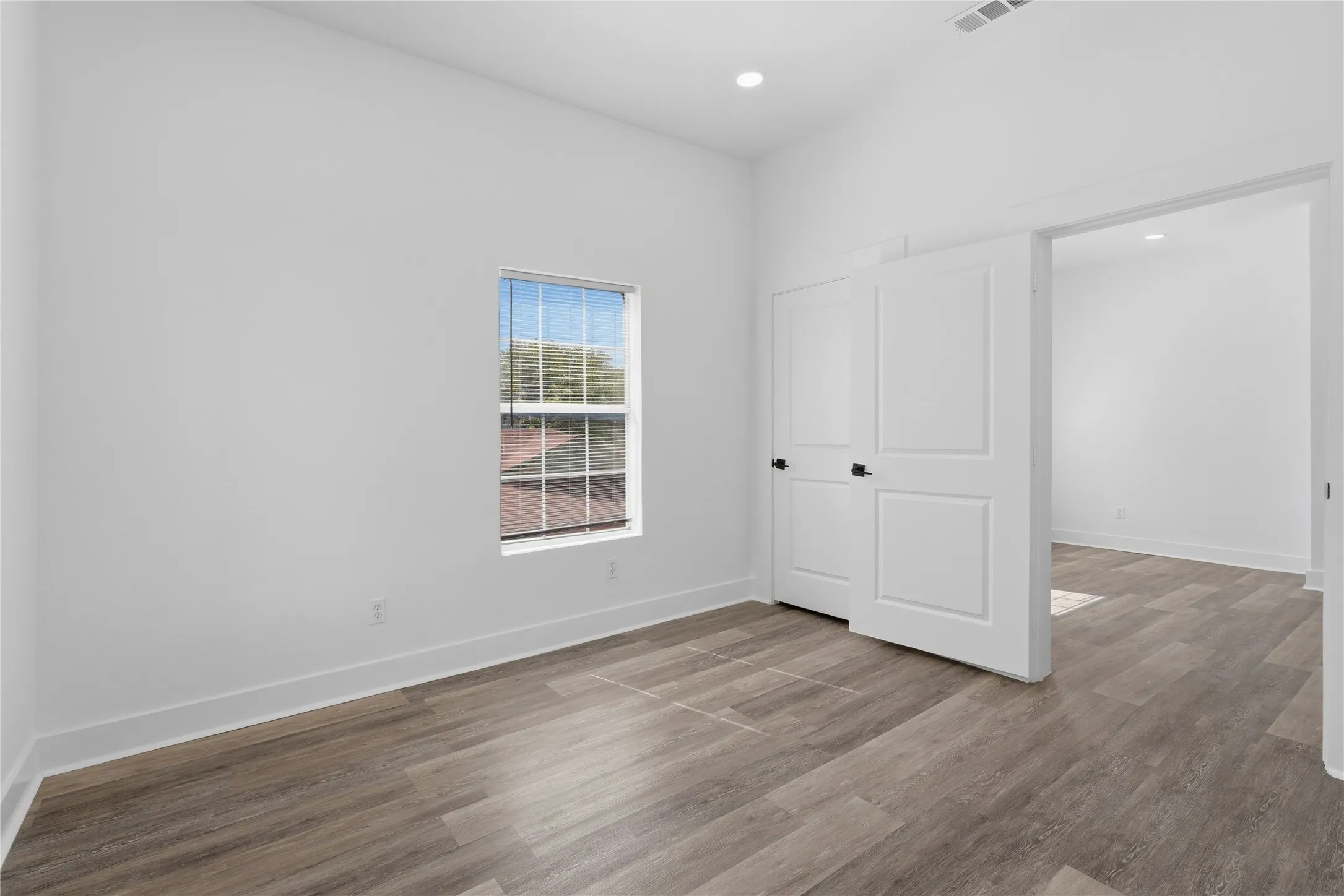 Quadruplex For Rent in Dallas County , 506 N Lancaster Avenue 506A, Dallas, Texas 75203, 1 Bedroom, 1 Bathroom, Garage spaces, 798 Sqft, built in 1945, mls#21409780, Real Estate Agent in Dallas, Homes For Rent in Dallas county, Homes For Rent in Dallas, Realtor in Dallas Texas, Real Estate Brokerage Independent Realty Texas, Luminita Cordes Realtor
