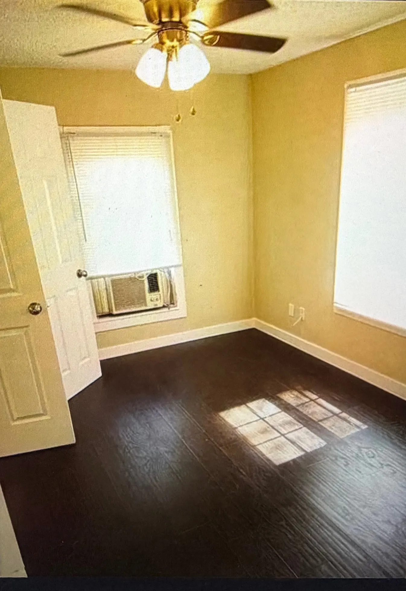 Single Family Residence For Rent in Denton County , 807 Chestnut Street Street, Aubrey, Texas 76227, 2 Bedroom, 1 Bathroom, Garage spaces, 672 Sqft, built in 1962, mls#21409783, Real Estate Agent in Aubrey, Homes For Rent in Denton county, Homes For Rent in Aubrey, Realtor in Aubrey Texas, Real Estate Brokerage Independent Realty Texas, Luminita Cordes Realtor
