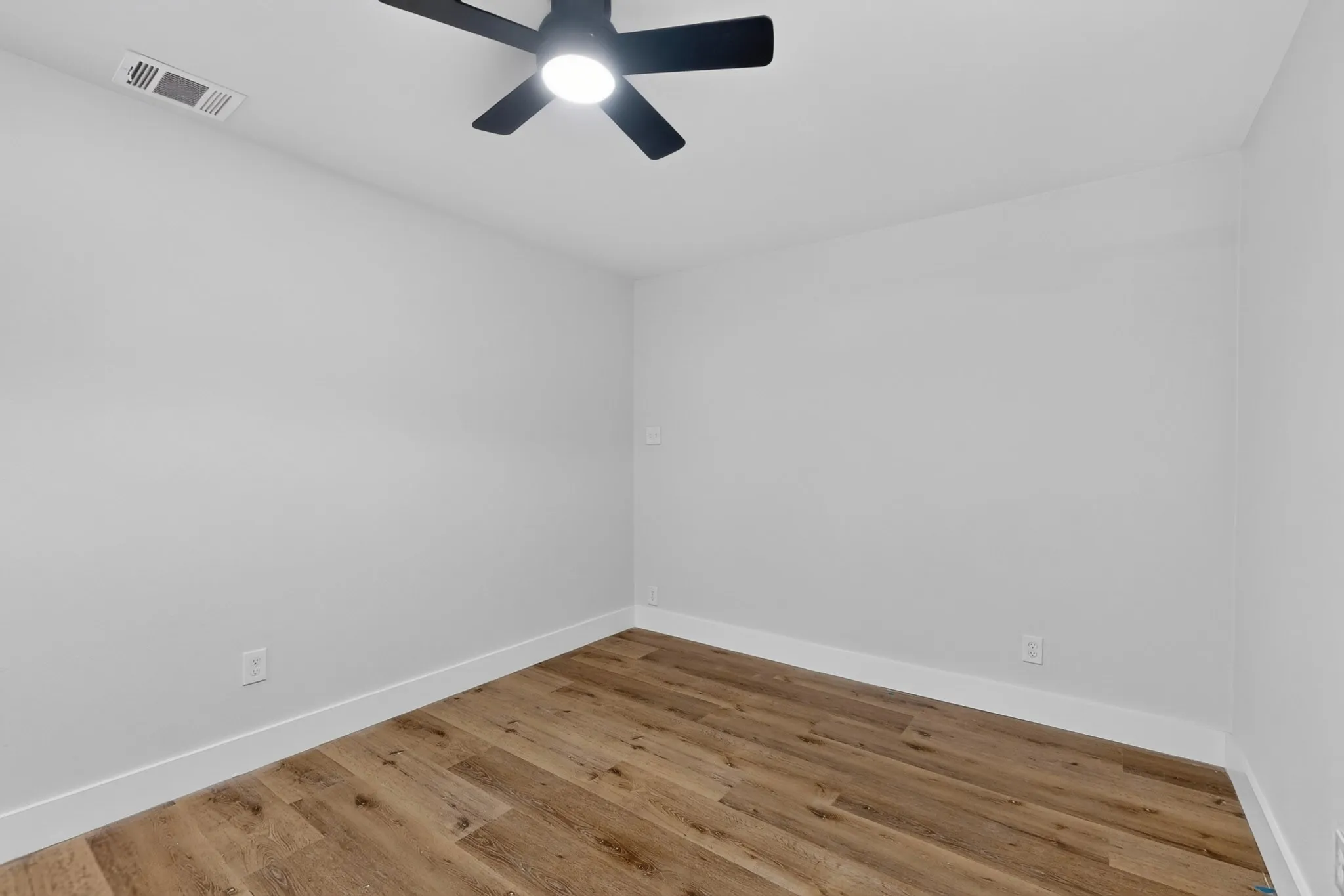 Single Family Residence For Rent in Tarrant County , 4171 Carolyn Road, Fort Worth, Texas 76109, 4 Bedroom, 3 Bathroom, Garage spaces, 1,765 Sqft, built in 1950, mls#21409244, Real Estate Agent in Fort Worth, Homes For Rent in Tarrant county, Homes For Rent in Fort Worth, Realtor in Fort Worth Texas, Real Estate Brokerage Independent Realty Texas, Luminita Cordes Realtor