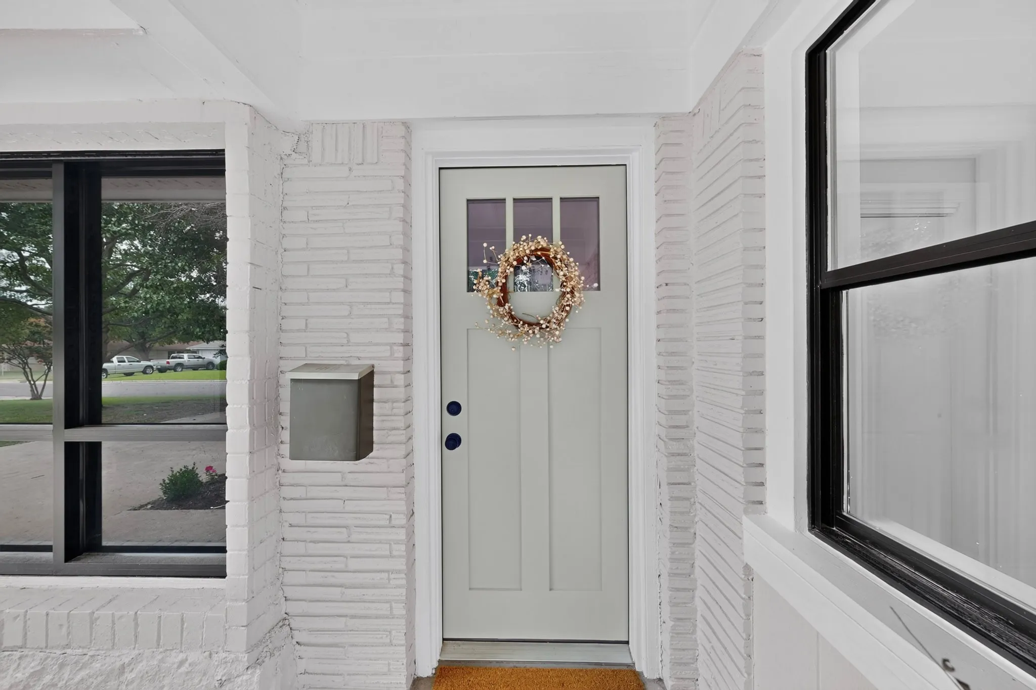 Single Family Residence For Rent in Tarrant County , 4171 Carolyn Road, Fort Worth, Texas 76109, 4 Bedroom, 3 Bathroom, Garage spaces, 1,765 Sqft, built in 1950, mls#21409244, Real Estate Agent in Fort Worth, Homes For Rent in Tarrant county, Homes For Rent in Fort Worth, Realtor in Fort Worth Texas, Real Estate Brokerage Independent Realty Texas, Luminita Cordes Realtor