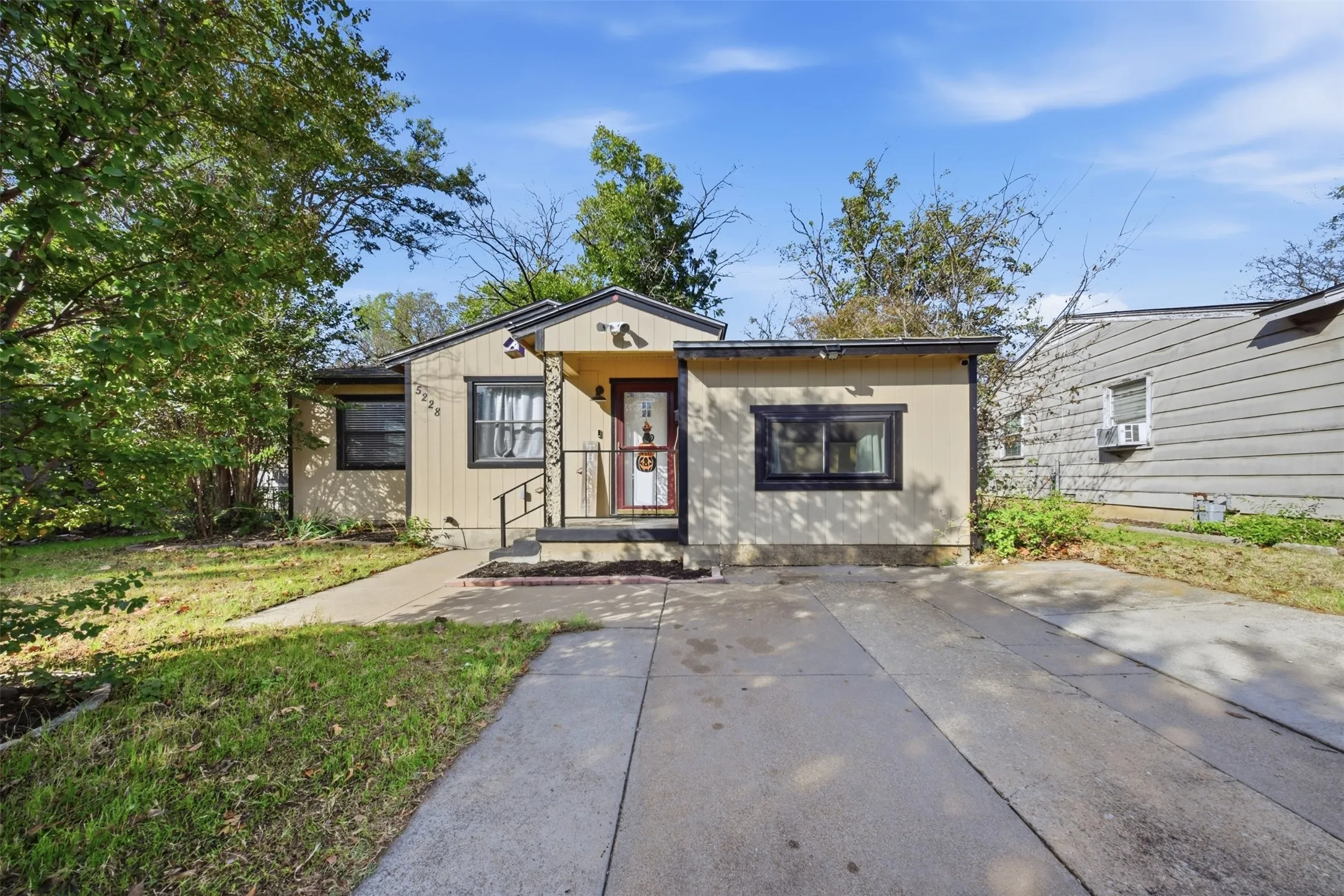 Welcome to 5228 Frazier Ave!
