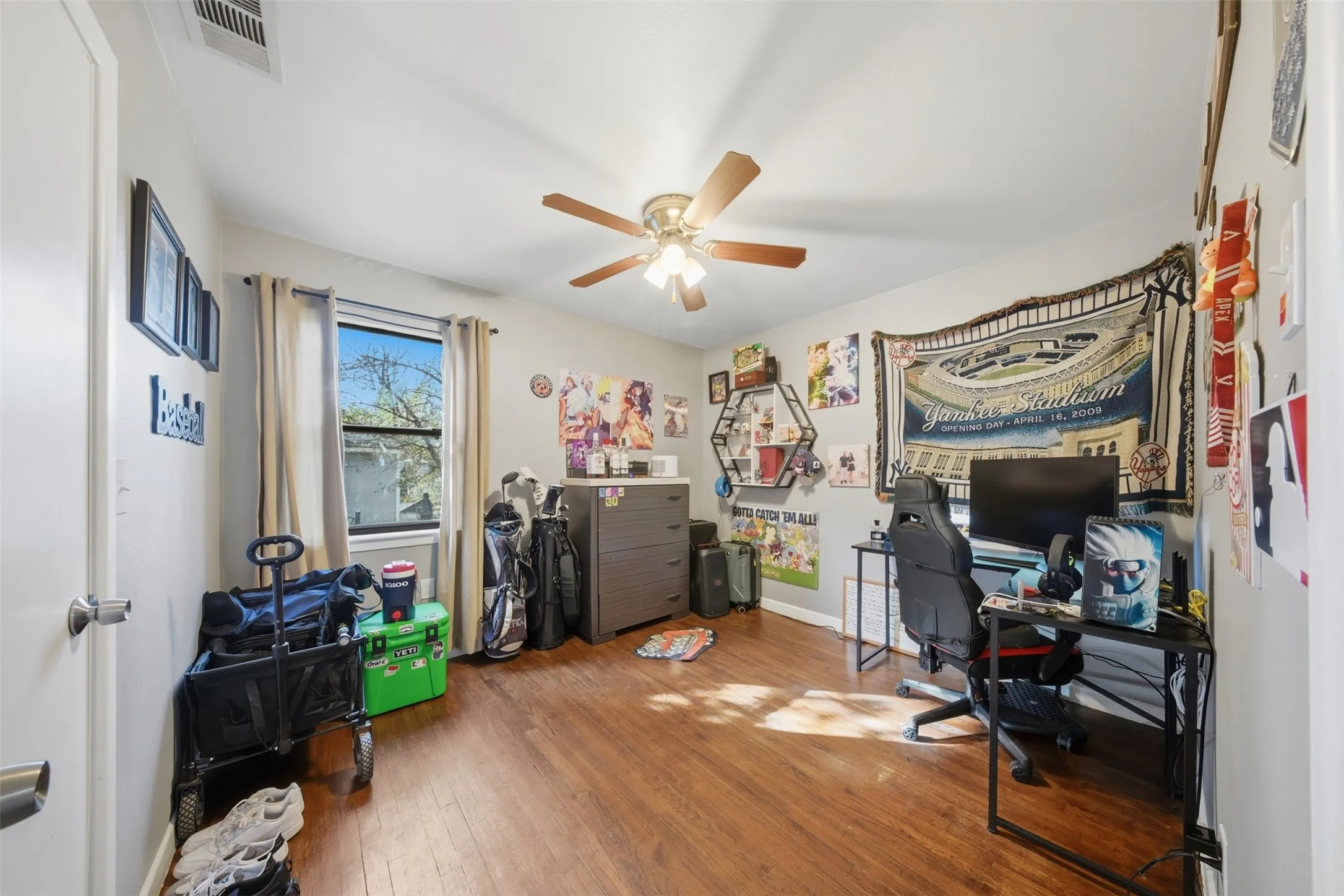 Single Family Residence For Sale in Tarrant County , 5228 Frazier Avenue, Fort Worth, Texas 76115, 3 Bedroom, 1 Bathroom, Garage spaces, 995 Sqft, built in 1955, mls#21409409, Real Estate Agent in Fort Worth, Homes For Sale in Tarrant county, Homes For Sale in Fort Worth, Realtor in Fort Worth Texas, Real Estate Brokerage Independent Realty Texas, Luminita Cordes Realtor