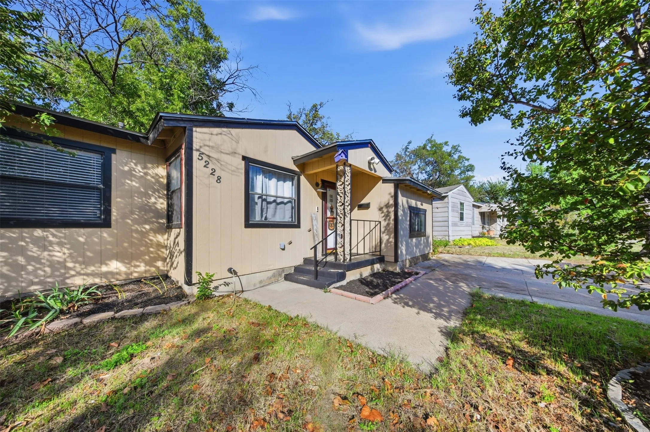  Welcome to 5228 Frazier Ave!