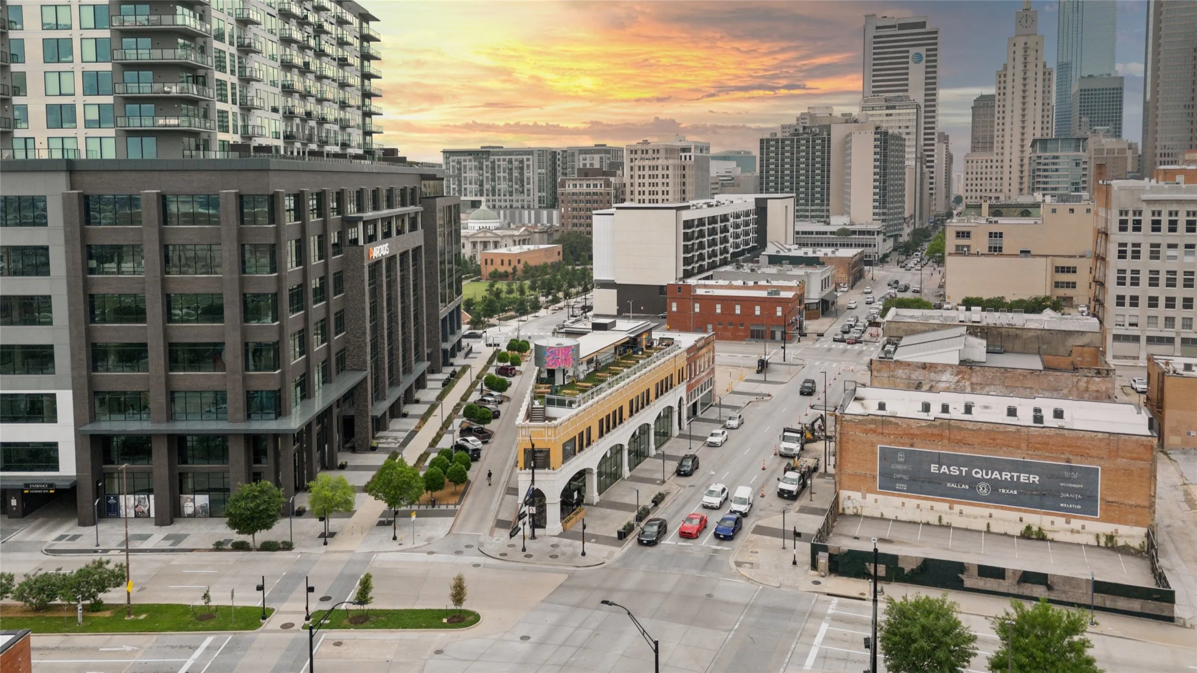 Downtown Dallas's East Quarter has reemerged as an approximately eight-block mixed-use district
between Downtown, the Dallas Farmers Market and Deep Ellum.