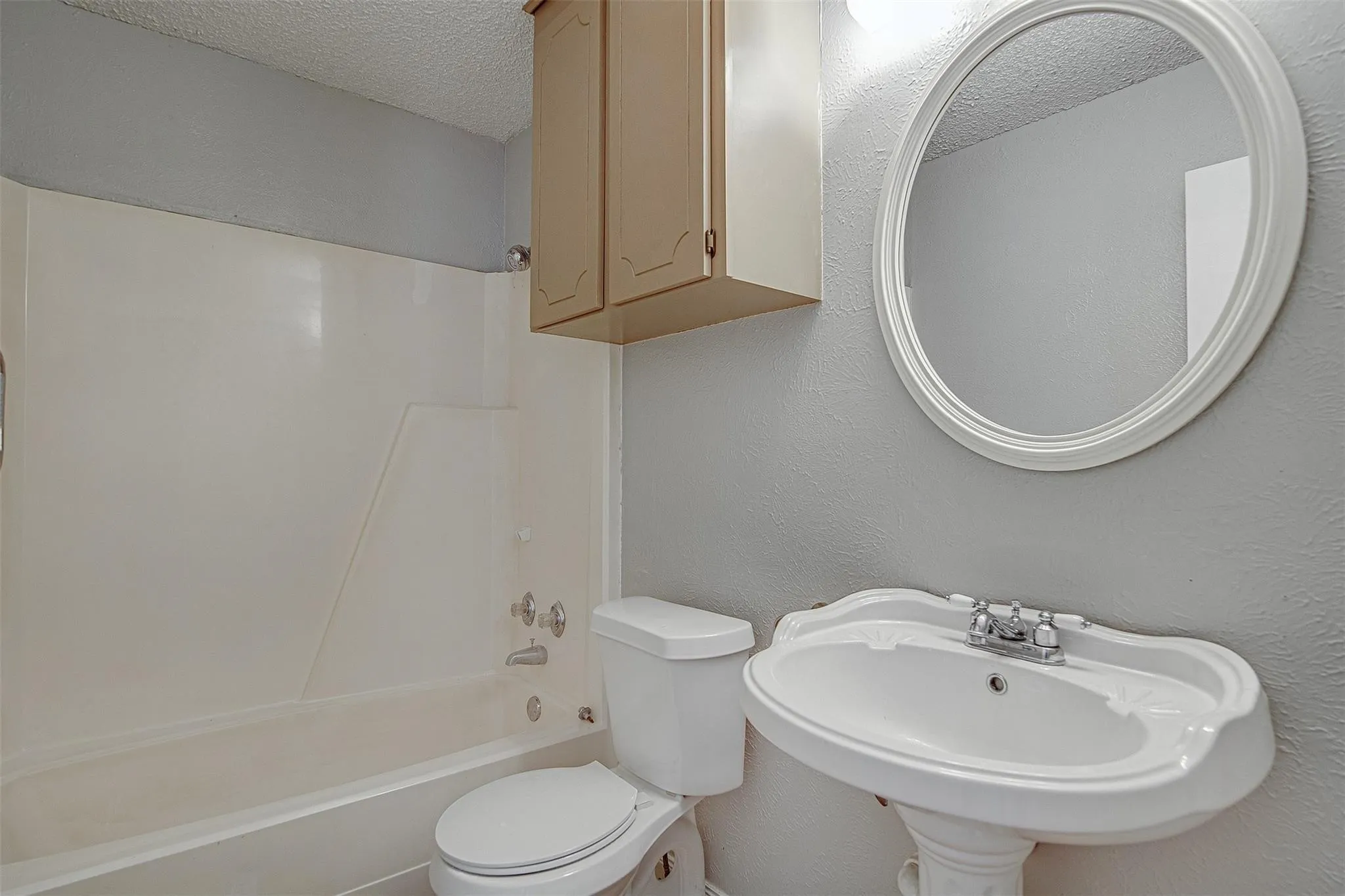 Single Family Residence For Rent in Johnson County , 833 Springhill Drive, Burleson, Texas 76028, 3 Bedroom, 2 Bathroom, Garage spaces, 1,362 Sqft, built in 1980, mls#21409744, Real Estate Agent in Burleson, Homes For Rent in Johnson county, Homes For Rent in Burleson, Realtor in Burleson Texas, Real Estate Brokerage Independent Realty Texas, Luminita Cordes Realtor