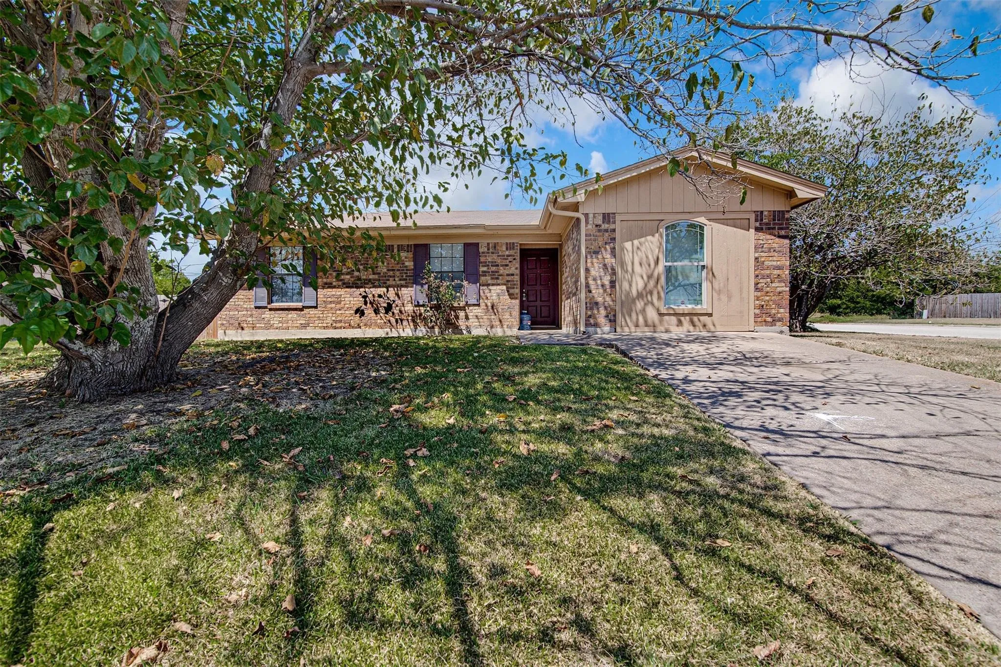 Single Family Residence For Rent