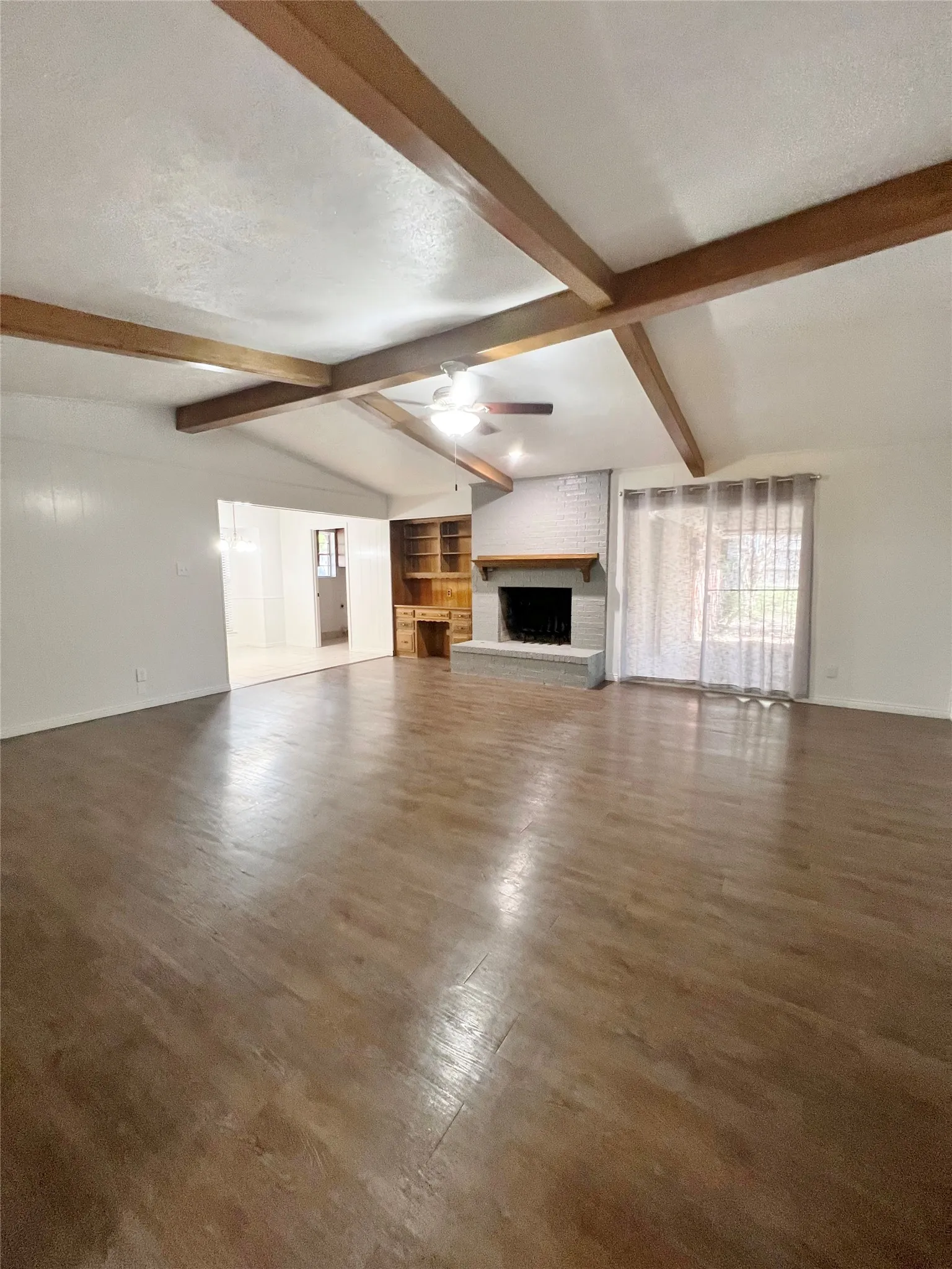 Single Family Residence For Rent in Dallas County , 1008 Pine Tree Lane, De Soto, Texas 75115, 3 Bedroom, 2 Bathroom, 2 Garage spaces, 1,926 Sqft, built in 1971, mls#21409811, Real Estate Agent in De Soto, Homes For Rent in Dallas county, Homes For Rent in De Soto, Realtor in De Soto Texas, Real Estate Brokerage Independent Realty Texas, Luminita Cordes Realtor