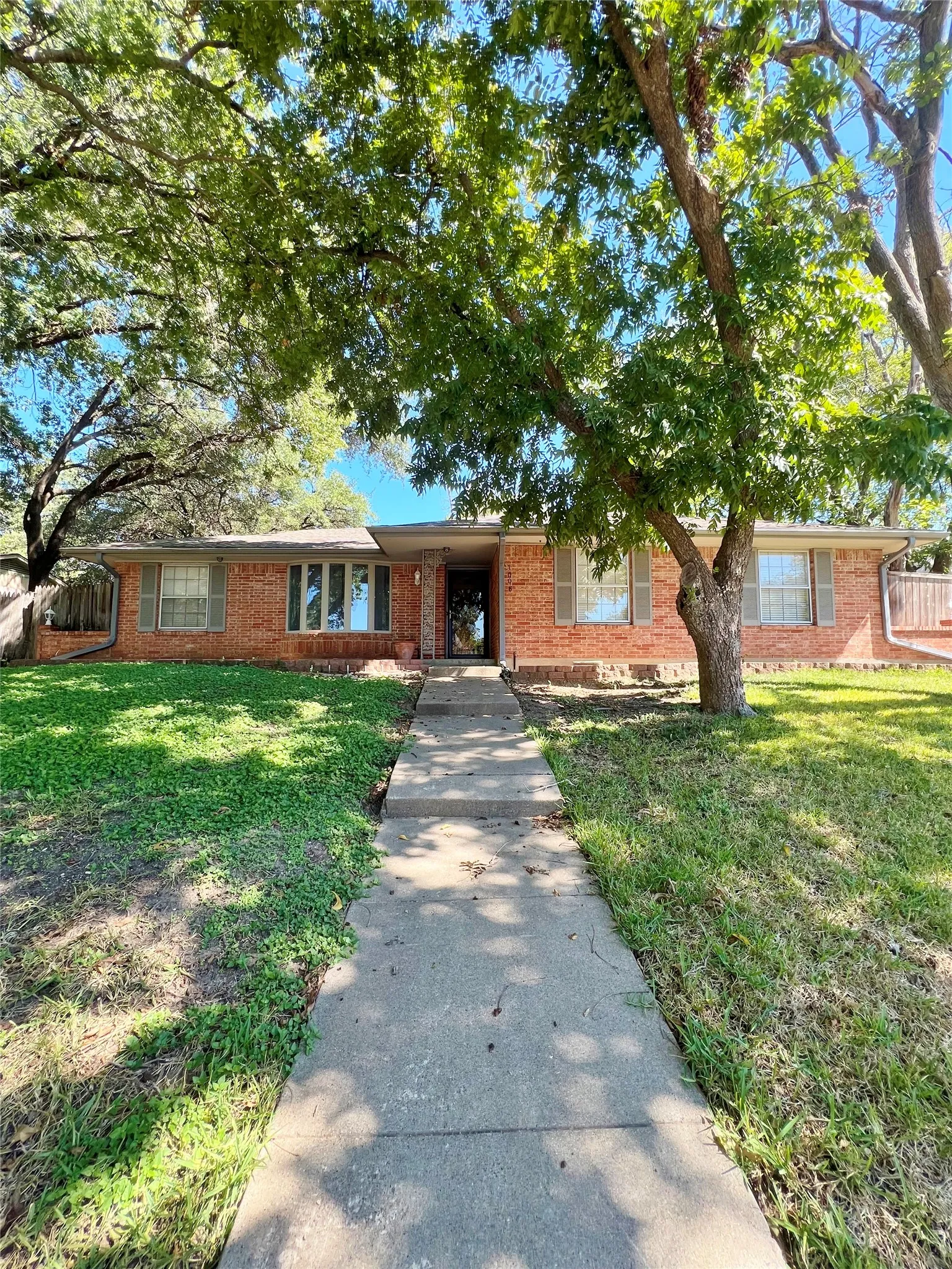 Single Family Residence For Rent
