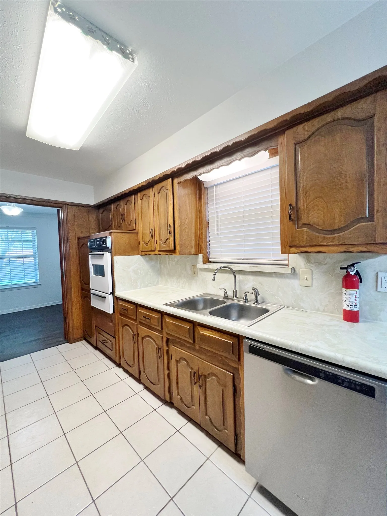 Single Family Residence For Rent in Dallas County , 1008 Pine Tree Lane, De Soto, Texas 75115, 3 Bedroom, 2 Bathroom, 2 Garage spaces, 1,926 Sqft, built in 1971, mls#21409811, Real Estate Agent in De Soto, Homes For Rent in Dallas county, Homes For Rent in De Soto, Realtor in De Soto Texas, Real Estate Brokerage Independent Realty Texas, Luminita Cordes Realtor