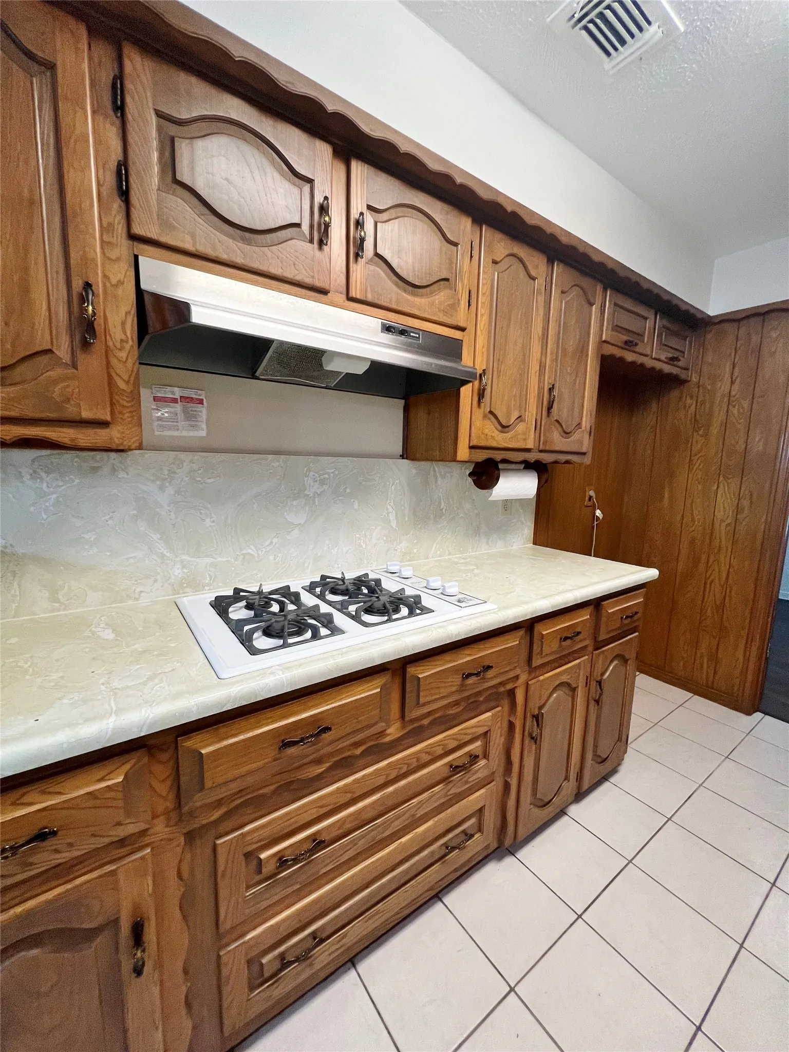 Single Family Residence For Rent in Dallas County , 1008 Pine Tree Lane, De Soto, Texas 75115, 3 Bedroom, 2 Bathroom, 2 Garage spaces, 1,926 Sqft, built in 1971, mls#21409811, Real Estate Agent in De Soto, Homes For Rent in Dallas county, Homes For Rent in De Soto, Realtor in De Soto Texas, Real Estate Brokerage Independent Realty Texas, Luminita Cordes Realtor