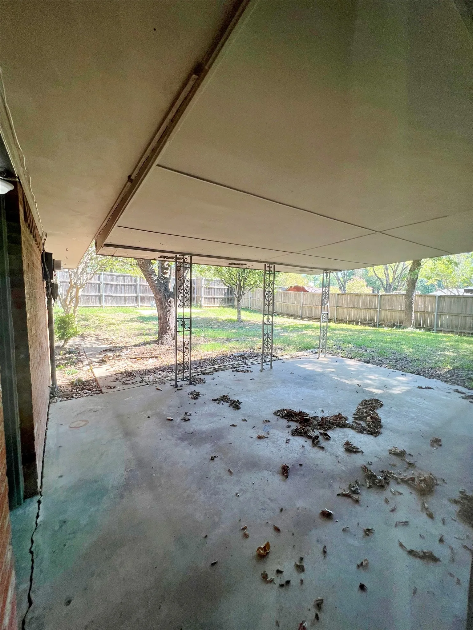 Single Family Residence For Rent in Dallas County , 1008 Pine Tree Lane, De Soto, Texas 75115, 3 Bedroom, 2 Bathroom, 2 Garage spaces, 1,926 Sqft, built in 1971, mls#21409811, Real Estate Agent in De Soto, Homes For Rent in Dallas county, Homes For Rent in De Soto, Realtor in De Soto Texas, Real Estate Brokerage Independent Realty Texas, Luminita Cordes Realtor