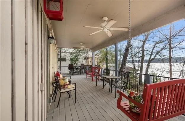 Single Family Residence For Sale in Smith County , 406 Hideaway Central Lane, Hideaway, Texas 75771, 4 Bedroom, 3 Bathroom, 2 Garage spaces, 2,852 Sqft, built in 1973, mls#21409779, Real Estate Agent in Hideaway, Homes For Sale in Smith county, Homes For Sale in Hideaway, Realtor in Hideaway Texas, Real Estate Brokerage Independent Realty Texas, Luminita Cordes Realtor