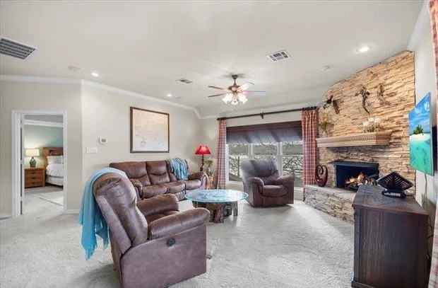 Single Family Residence For Sale in Smith County , 406 Hideaway Central Lane, Hideaway, Texas 75771, 4 Bedroom, 3 Bathroom, 2 Garage spaces, 2,852 Sqft, built in 1973, mls#21409779, Real Estate Agent in Hideaway, Homes For Sale in Smith county, Homes For Sale in Hideaway, Realtor in Hideaway Texas, Real Estate Brokerage Independent Realty Texas, Luminita Cordes Realtor