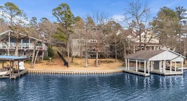 Single Family Residence For Sale in Smith County , 406 Hideaway Central Lane, Hideaway, Texas 75771, 4 Bedroom, 3 Bathroom, 2 Garage spaces, 2,852 Sqft, built in 1973, mls#21409779, Real Estate Agent in Hideaway, Homes For Sale in Smith county, Homes For Sale in Hideaway, Realtor in Hideaway Texas, Real Estate Brokerage Independent Realty Texas, Luminita Cordes Realtor