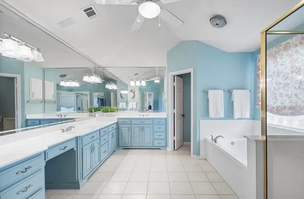 Single Family Residence For Sale in Smith County , 406 Hideaway Central Lane, Hideaway, Texas 75771, 4 Bedroom, 3 Bathroom, 2 Garage spaces, 2,852 Sqft, built in 1973, mls#21409779, Real Estate Agent in Hideaway, Homes For Sale in Smith county, Homes For Sale in Hideaway, Realtor in Hideaway Texas, Real Estate Brokerage Independent Realty Texas, Luminita Cordes Realtor