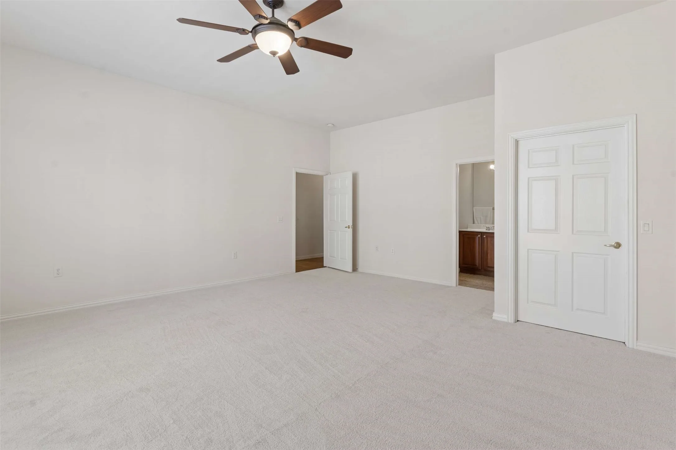Single Family Residence For Sale in Collin County , 379 Southern Hills Drive, Fairview, Texas 75069, 3 Bedroom, 3 Bathroom, 3 Garage spaces, 2,888 Sqft, built in 2001, mls#21409817, Real Estate Agent in Fairview, Homes For Sale in Collin county, Homes For Sale in Fairview, Realtor in Fairview Texas, Real Estate Brokerage Independent Realty Texas, Luminita Cordes Realtor