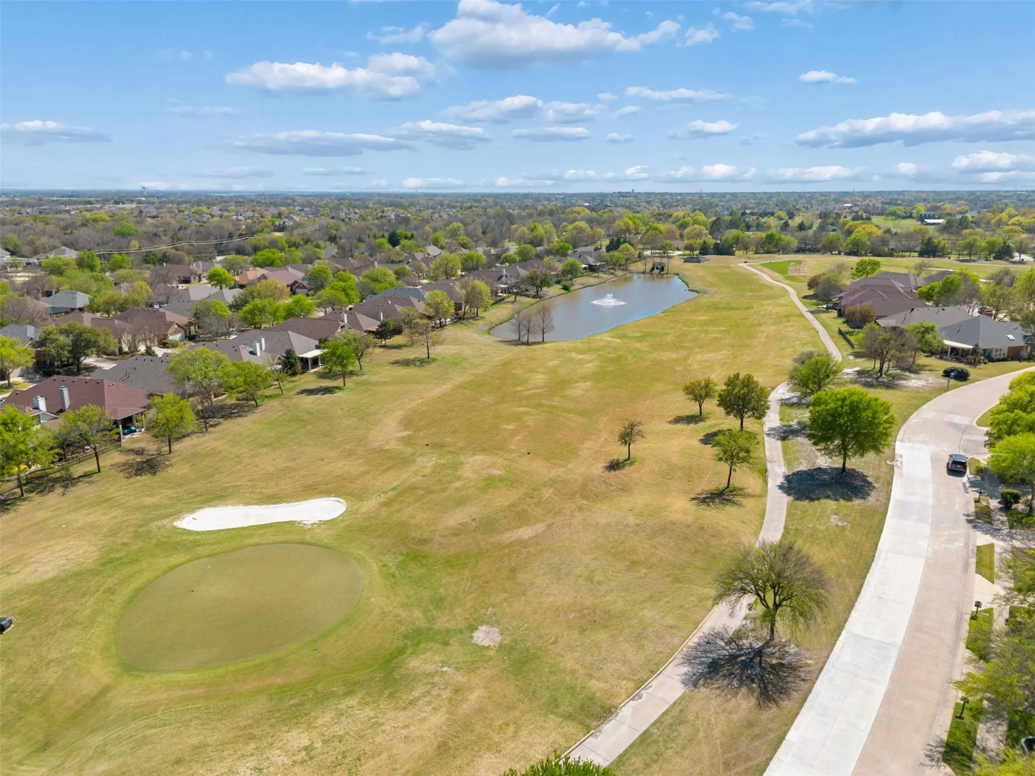 Single Family Residence For Sale in Collin County , 379 Southern Hills Drive, Fairview, Texas 75069, 3 Bedroom, 3 Bathroom, 3 Garage spaces, 2,888 Sqft, built in 2001, mls#21409817, Real Estate Agent in Fairview, Homes For Sale in Collin county, Homes For Sale in Fairview, Realtor in Fairview Texas, Real Estate Brokerage Independent Realty Texas, Luminita Cordes Realtor