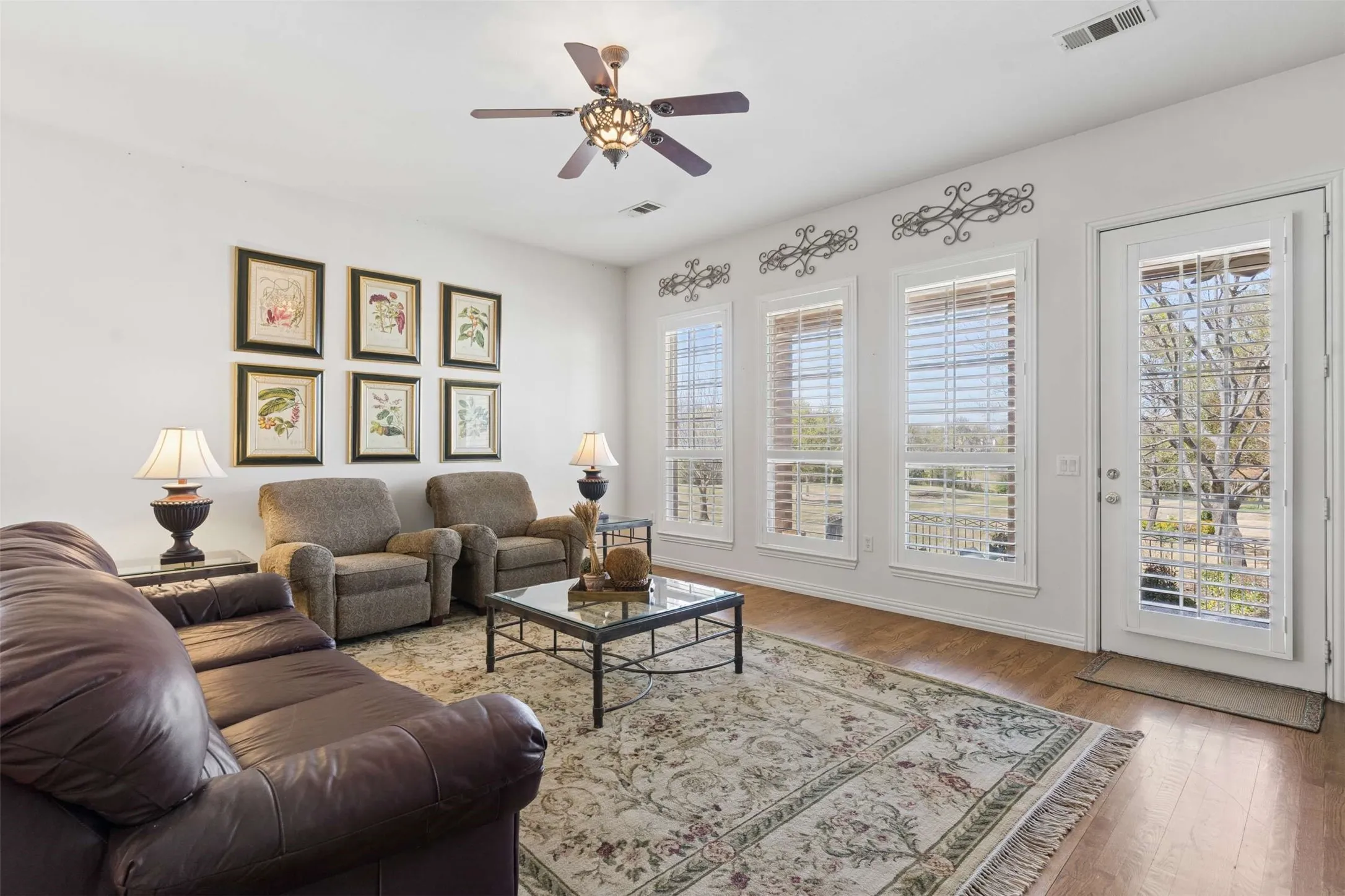 Single Family Residence For Sale in Collin County , 379 Southern Hills Drive, Fairview, Texas 75069, 3 Bedroom, 3 Bathroom, 3 Garage spaces, 2,888 Sqft, built in 2001, mls#21409817, Real Estate Agent in Fairview, Homes For Sale in Collin county, Homes For Sale in Fairview, Realtor in Fairview Texas, Real Estate Brokerage Independent Realty Texas, Luminita Cordes Realtor