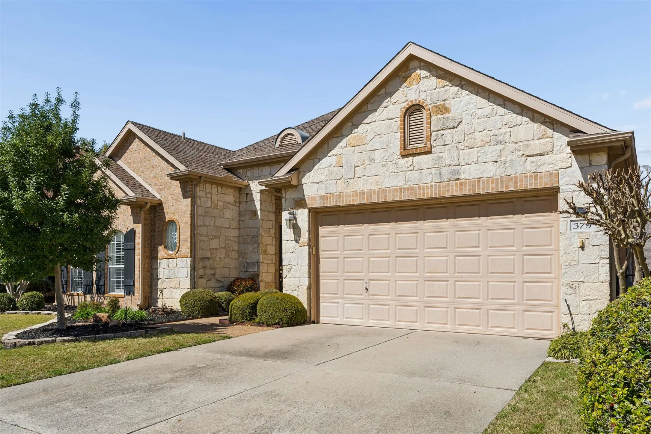 Single Family Residence For Sale in Collin County , 379 Southern Hills Drive, Fairview, Texas 75069, 3 Bedroom, 3 Bathroom, 3 Garage spaces, 2,888 Sqft, built in 2001, mls#21409817, Real Estate Agent in Fairview, Homes For Sale in Collin county, Homes For Sale in Fairview, Realtor in Fairview Texas, Real Estate Brokerage Independent Realty Texas, Luminita Cordes Realtor