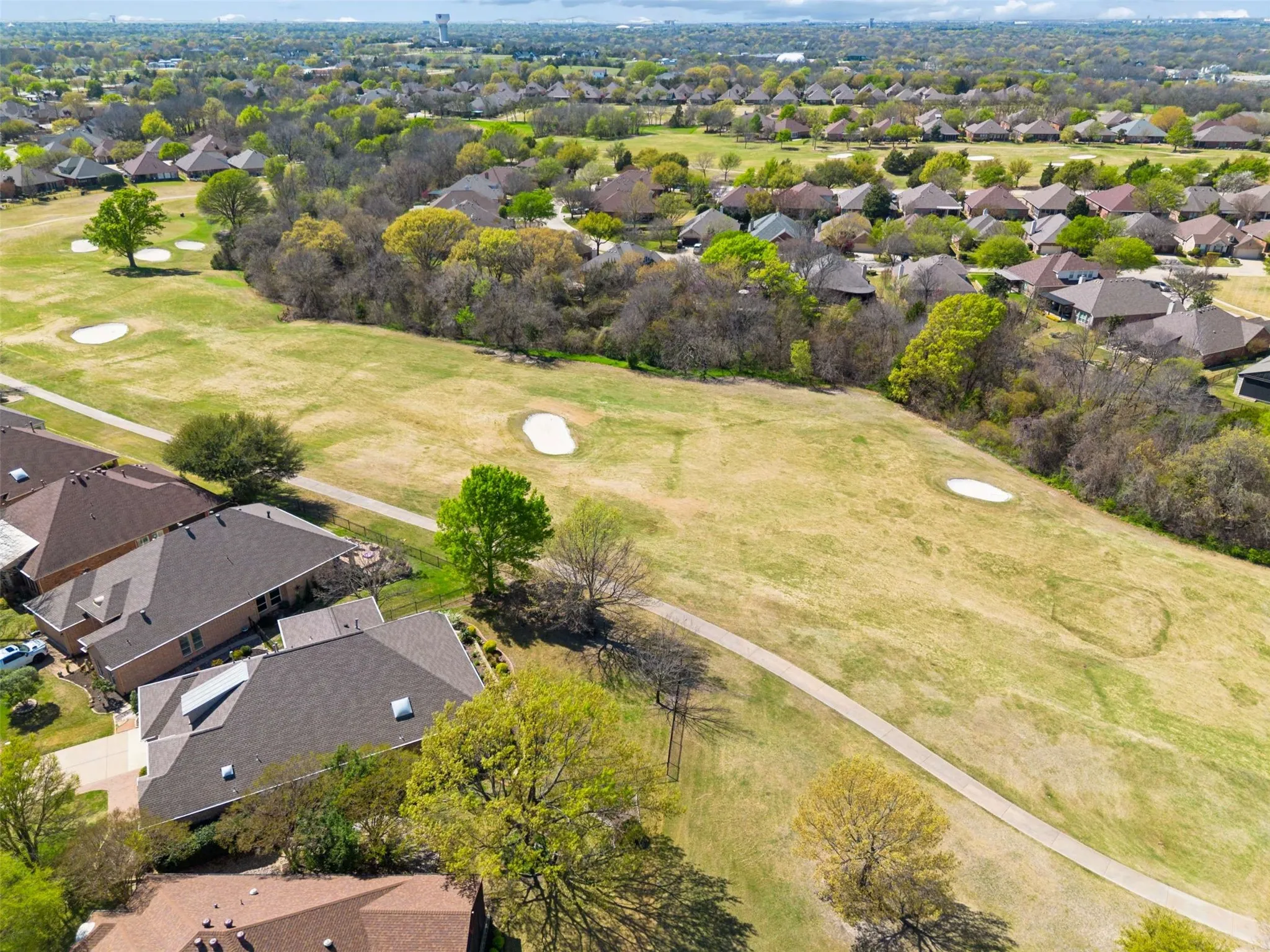 Single Family Residence For Sale in Collin County , 379 Southern Hills Drive, Fairview, Texas 75069, 3 Bedroom, 3 Bathroom, 3 Garage spaces, 2,888 Sqft, built in 2001, mls#21409817, Real Estate Agent in Fairview, Homes For Sale in Collin county, Homes For Sale in Fairview, Realtor in Fairview Texas, Real Estate Brokerage Independent Realty Texas, Luminita Cordes Realtor
