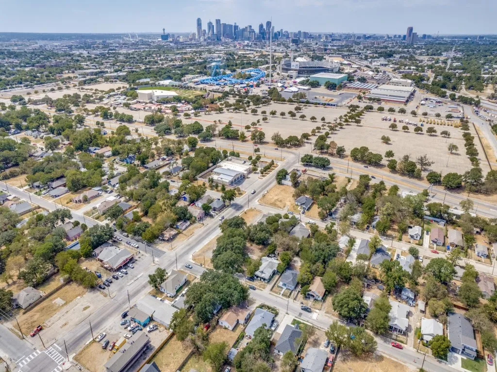 Single Family Residence For Rent in Dallas County , 4220 Hamilton Avenue, Dallas, Texas 75210, 4 Bedroom, 2 Bathroom, Garage spaces, 1,692 Sqft, built in 2023, mls#21409819, Real Estate Agent in Dallas, Homes For Rent in Dallas county, Homes For Rent in Dallas, Realtor in Dallas Texas, Real Estate Brokerage Independent Realty Texas, Luminita Cordes Realtor