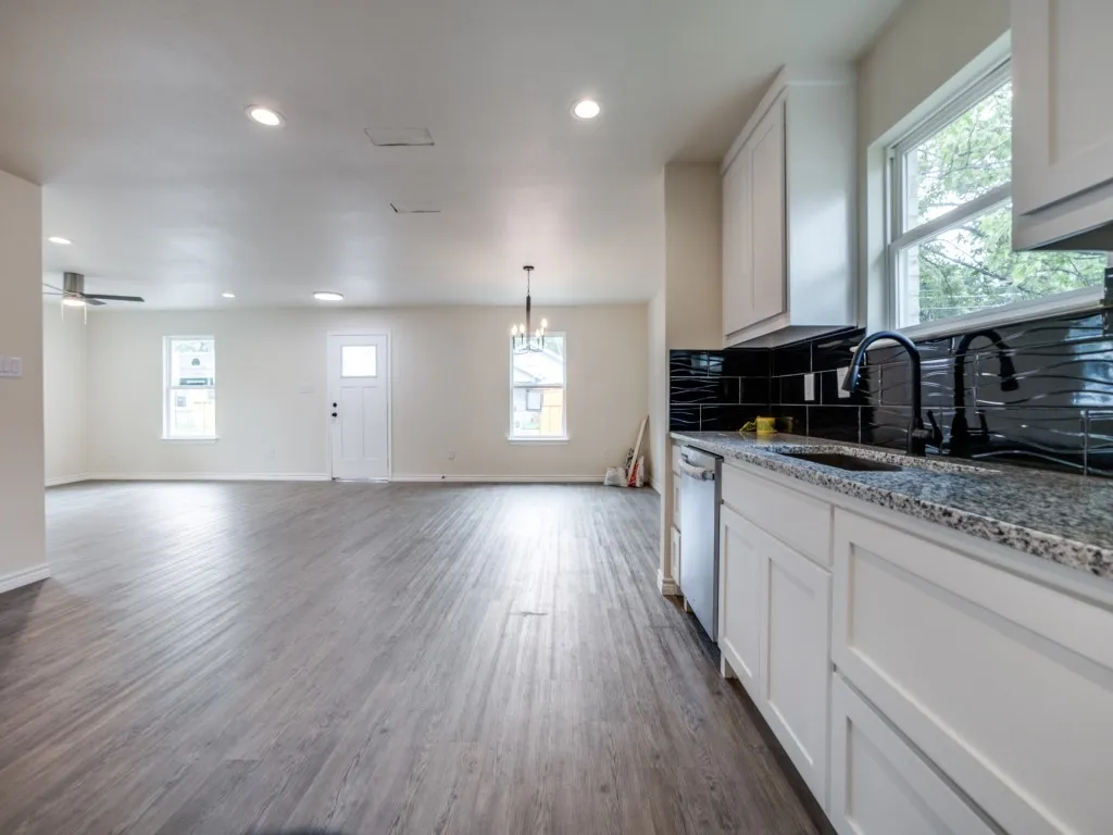 Single Family Residence For Rent in Dallas County , 4220 Hamilton Avenue, Dallas, Texas 75210, 4 Bedroom, 2 Bathroom, Garage spaces, 1,692 Sqft, built in 2023, mls#21409819, Real Estate Agent in Dallas, Homes For Rent in Dallas county, Homes For Rent in Dallas, Realtor in Dallas Texas, Real Estate Brokerage Independent Realty Texas, Luminita Cordes Realtor