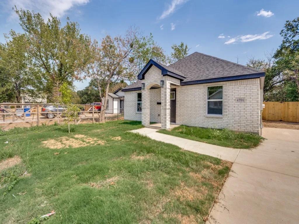 Single Family Residence For Rent in Dallas County , 4220 Hamilton Avenue, Dallas, Texas 75210, 4 Bedroom, 2 Bathroom, Garage spaces, 1,692 Sqft, built in 2023, mls#21409819, Real Estate Agent in Dallas, Homes For Rent in Dallas county, Homes For Rent in Dallas, Realtor in Dallas Texas, Real Estate Brokerage Independent Realty Texas, Luminita Cordes Realtor
