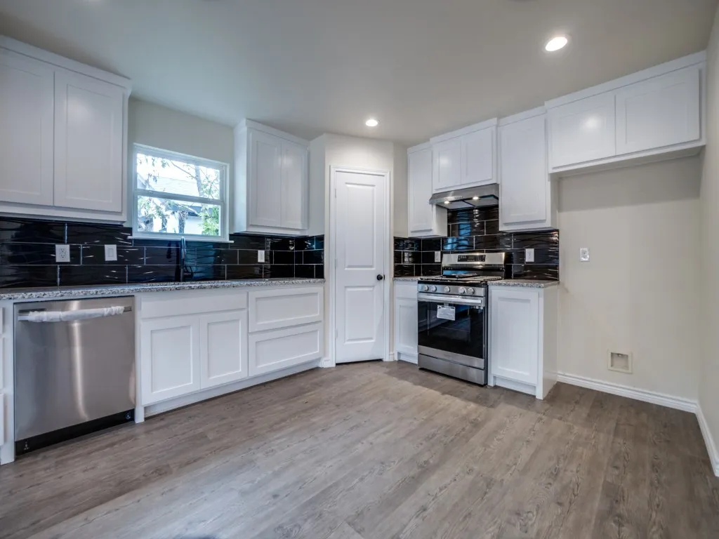 Single Family Residence For Rent in Dallas County , 4220 Hamilton Avenue, Dallas, Texas 75210, 4 Bedroom, 2 Bathroom, Garage spaces, 1,692 Sqft, built in 2023, mls#21409819, Real Estate Agent in Dallas, Homes For Rent in Dallas county, Homes For Rent in Dallas, Realtor in Dallas Texas, Real Estate Brokerage Independent Realty Texas, Luminita Cordes Realtor