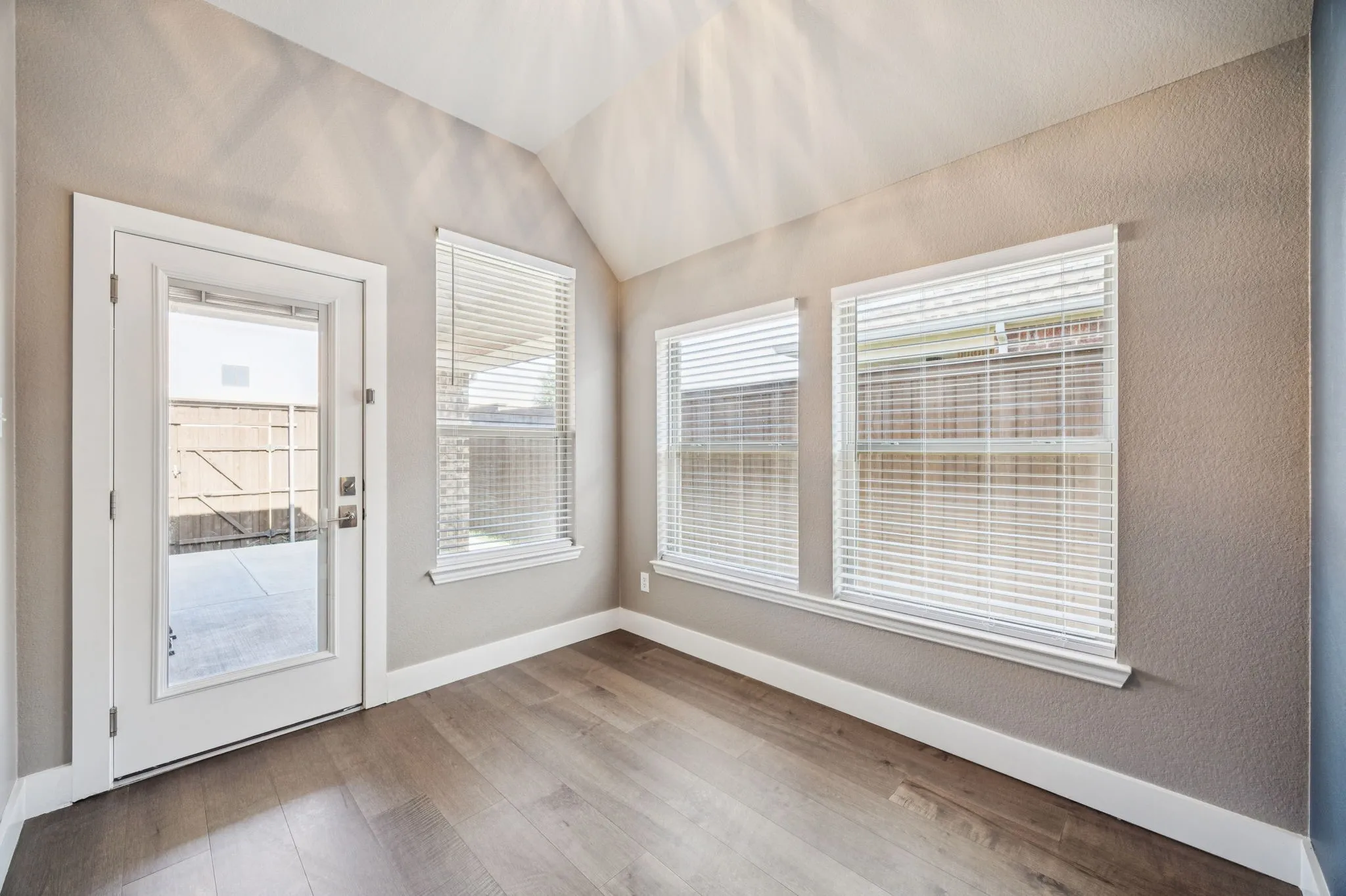 Single Family Residence For Rent in Collin County , 1211 Windgate Way, Allen, Texas 75002, 3 Bedroom, 3 Bathroom, 2 Garage spaces, 2,540 Sqft, built in 2010, mls#21409427, Real Estate Agent in Allen, Homes For Rent in Collin county, Homes For Rent in Allen, Realtor in Allen Texas, Real Estate Brokerage Independent Realty Texas, Luminita Cordes Realtor