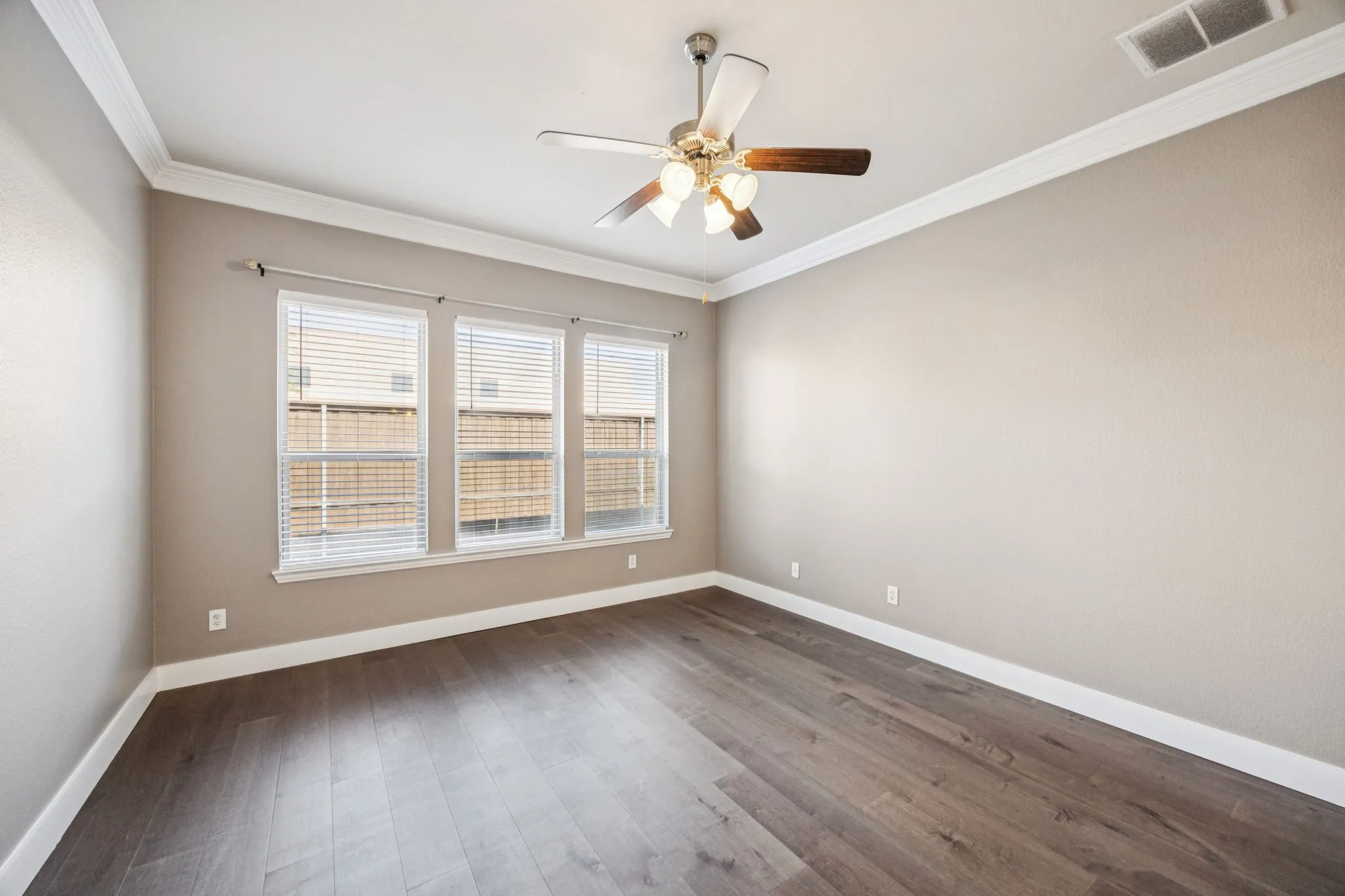 Single Family Residence For Rent in Collin County , 1211 Windgate Way, Allen, Texas 75002, 3 Bedroom, 3 Bathroom, 2 Garage spaces, 2,540 Sqft, built in 2010, mls#21409427, Real Estate Agent in Allen, Homes For Rent in Collin county, Homes For Rent in Allen, Realtor in Allen Texas, Real Estate Brokerage Independent Realty Texas, Luminita Cordes Realtor