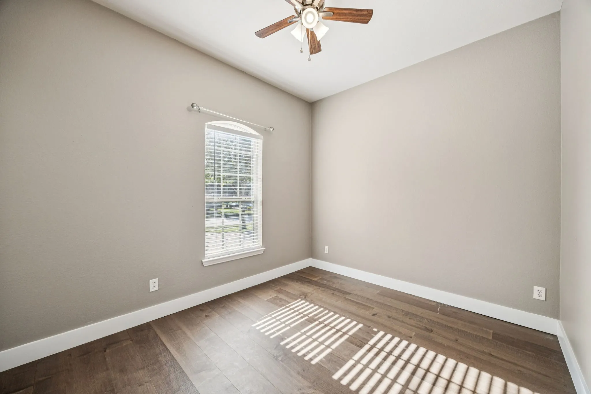 Single Family Residence For Rent in Collin County , 1211 Windgate Way, Allen, Texas 75002, 3 Bedroom, 3 Bathroom, 2 Garage spaces, 2,540 Sqft, built in 2010, mls#21409427, Real Estate Agent in Allen, Homes For Rent in Collin county, Homes For Rent in Allen, Realtor in Allen Texas, Real Estate Brokerage Independent Realty Texas, Luminita Cordes Realtor