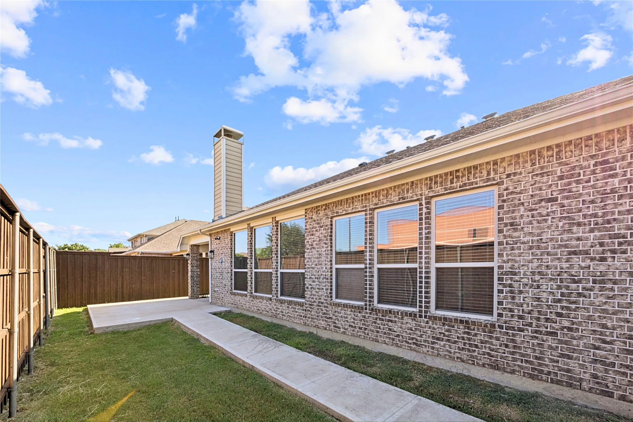 Single Family Residence For Rent in Collin County , 1211 Windgate Way, Allen, Texas 75002, 3 Bedroom, 3 Bathroom, 2 Garage spaces, 2,540 Sqft, built in 2010, mls#21409427, Real Estate Agent in Allen, Homes For Rent in Collin county, Homes For Rent in Allen, Realtor in Allen Texas, Real Estate Brokerage Independent Realty Texas, Luminita Cordes Realtor