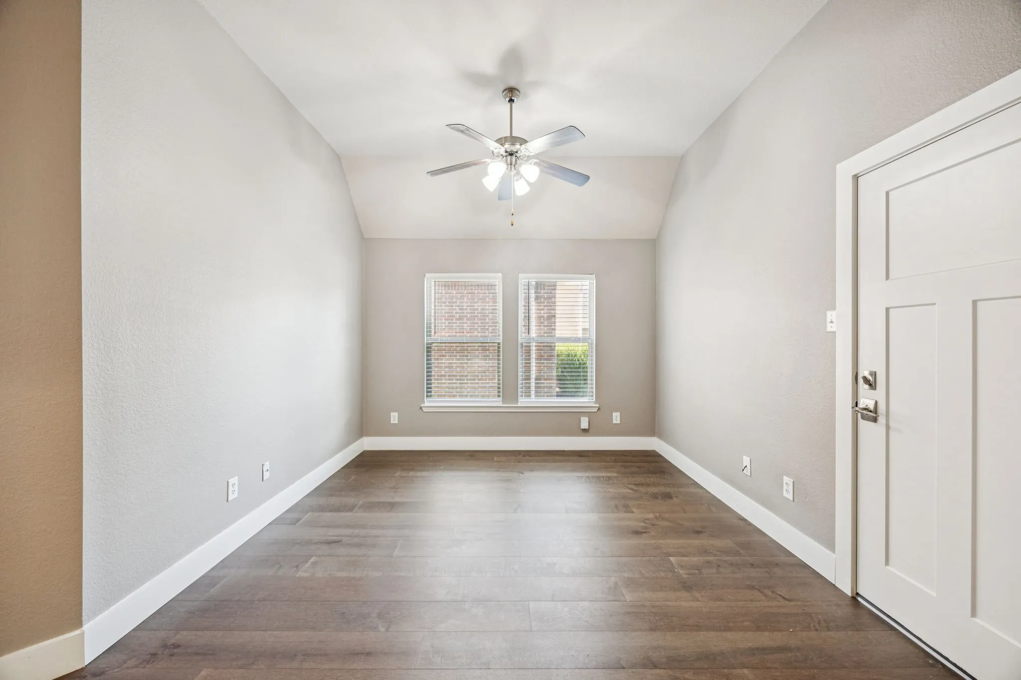 Single Family Residence For Rent in Collin County , 1211 Windgate Way, Allen, Texas 75002, 3 Bedroom, 3 Bathroom, 2 Garage spaces, 2,540 Sqft, built in 2010, mls#21409427, Real Estate Agent in Allen, Homes For Rent in Collin county, Homes For Rent in Allen, Realtor in Allen Texas, Real Estate Brokerage Independent Realty Texas, Luminita Cordes Realtor